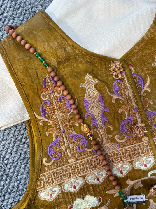 Gold Embroidered Vest | Luxe Orienta Modern Chinese Luxury Vest - Luxe Orienta CO., LIMITED