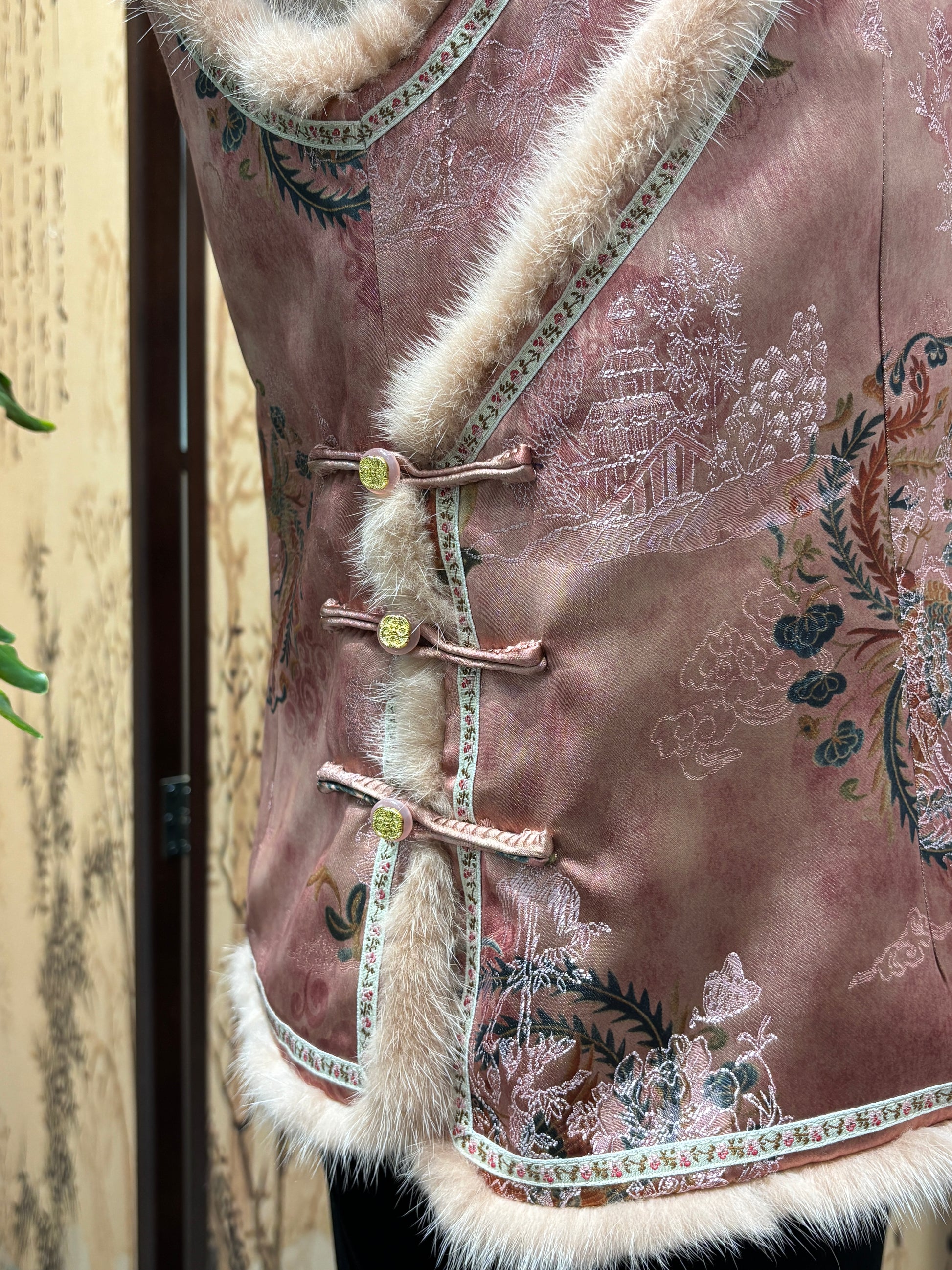 Blush Xiangyunsha Silk Mink Vest - Luxe Orienta CO., LIMITED