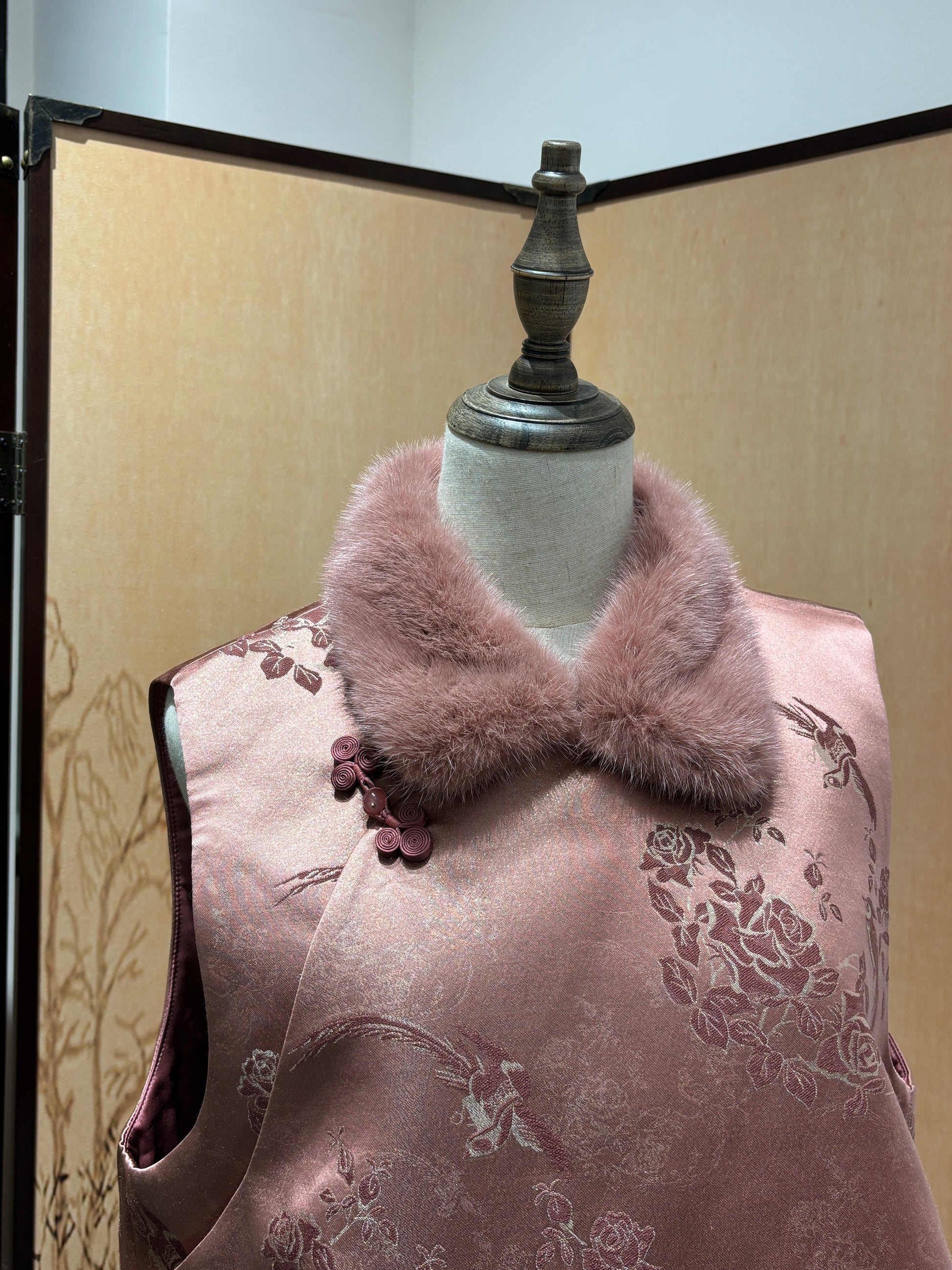 Blush Mulberry Silk Mink Vest - Luxe Orienta CO., LIMITED