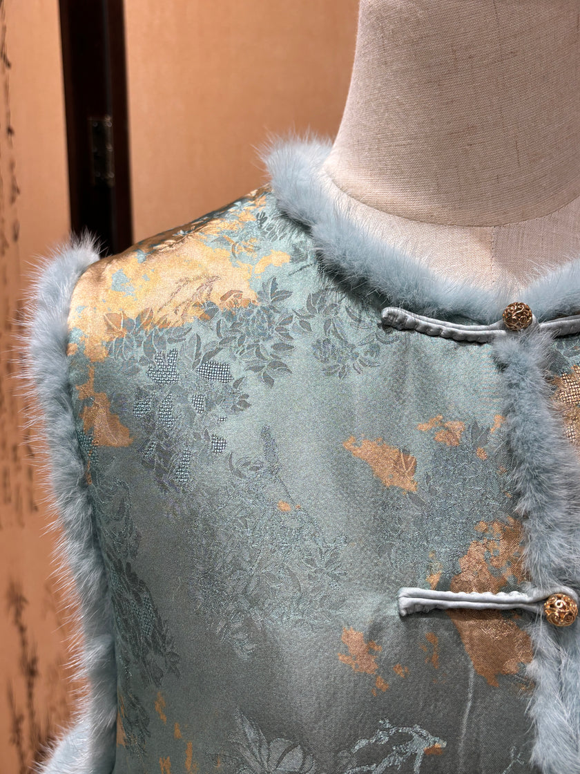 Azure Xiangyunsha Silk Mink Vest - Luxe Orienta CO., LIMITED