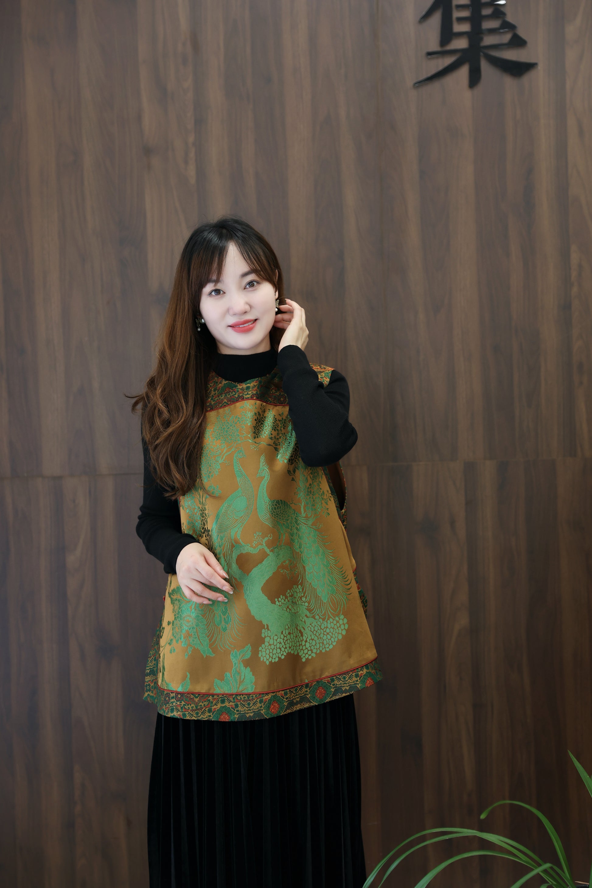 Heirloom Song Brocade Vest - Luxe Orienta CO., LIMITED