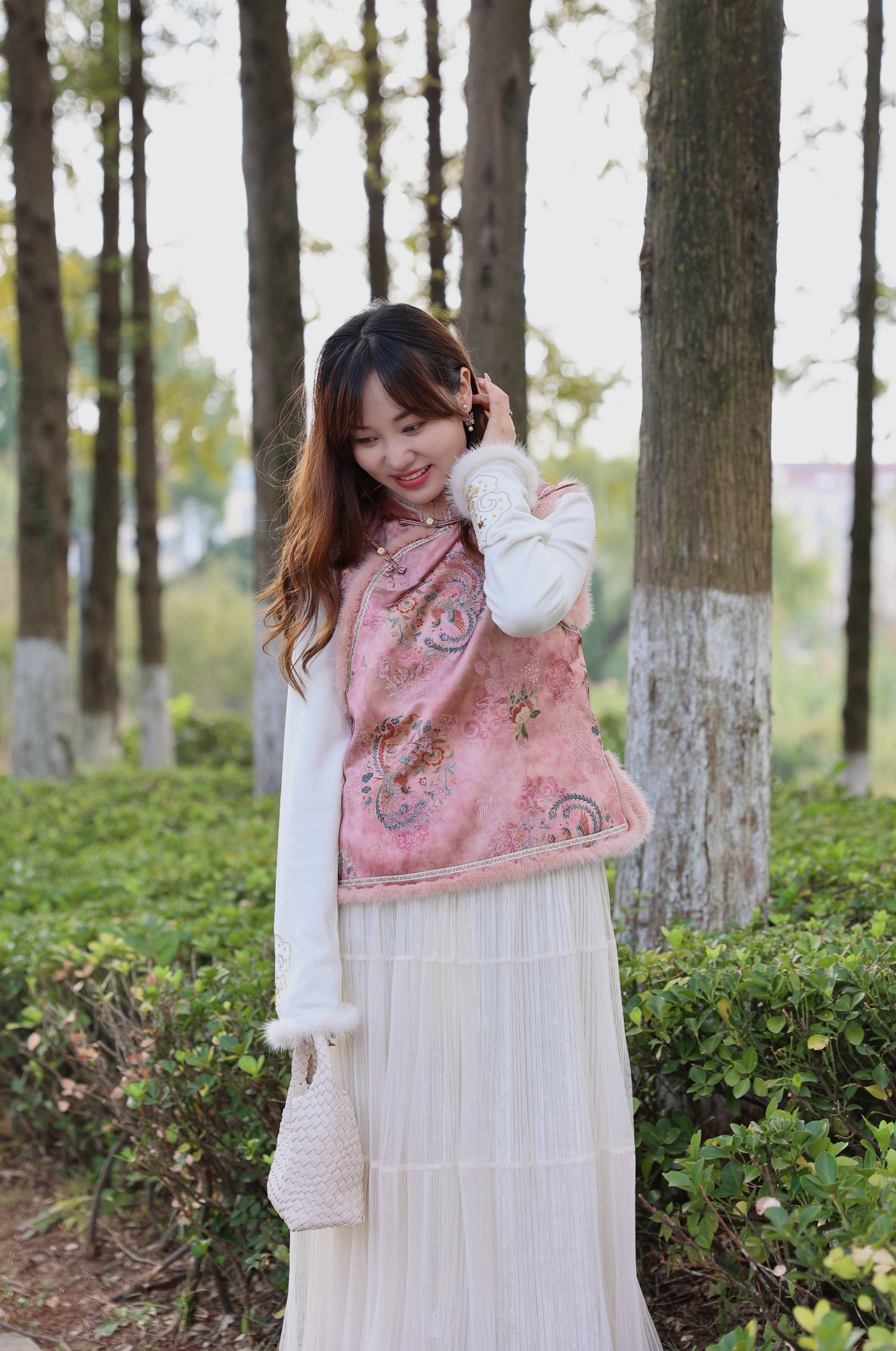 Blush Xiangyunsha Silk Mink Vest - Luxe Orienta CO., LIMITED