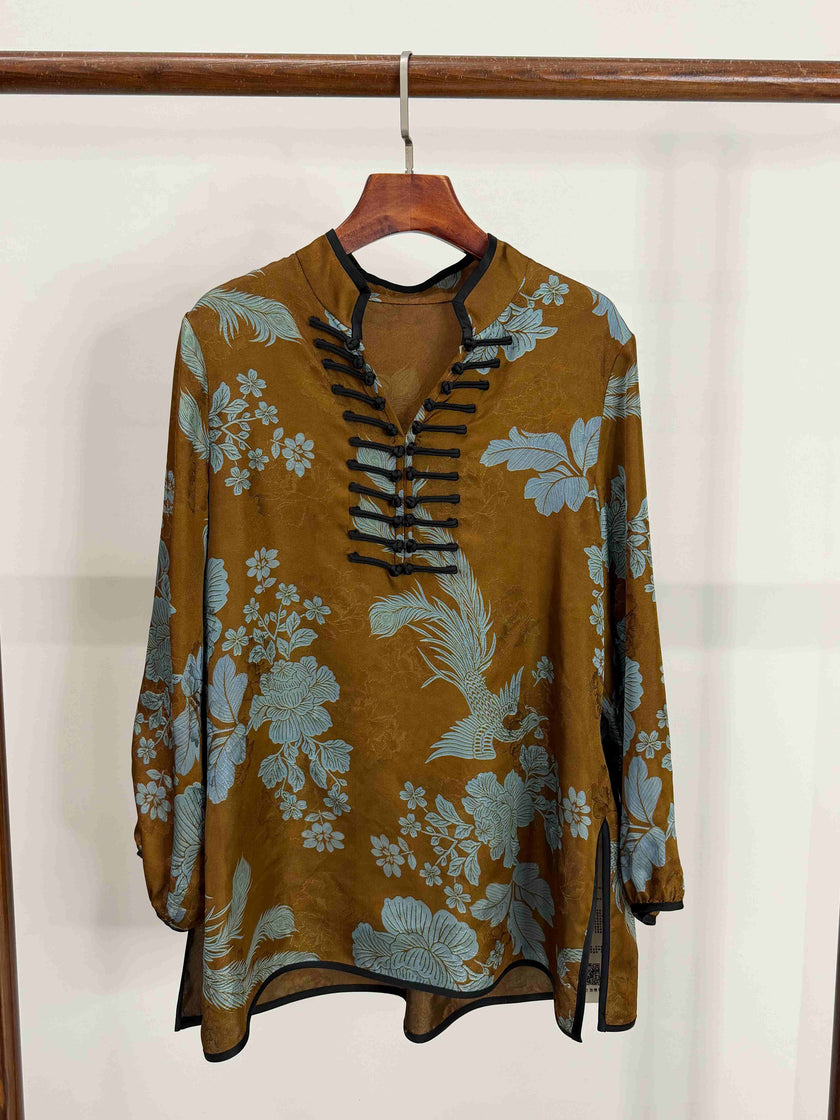 LUXE ORIENTA – Phoenix in Flight Xiangyun Silk Frog Button Blouse