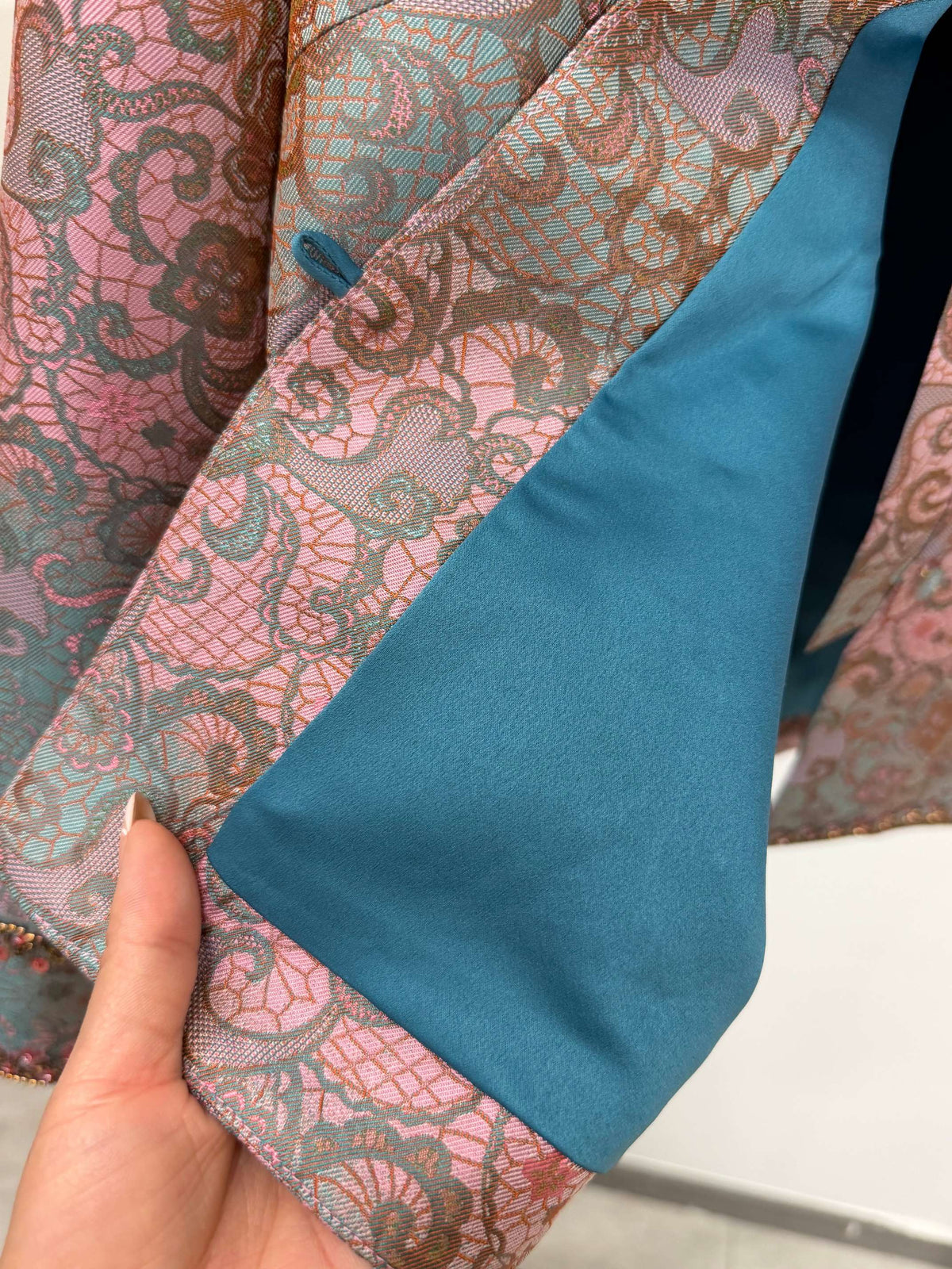 LUXE ORIENTA – Intangible Cultural Heritage Shu Brocade Flower Luo Silk Jacket