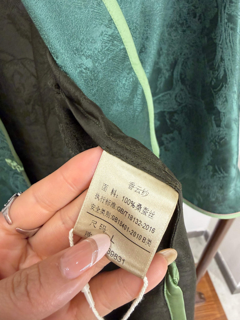 LUXE ORIENTA – Silk Xiangyun Guansha Cardigan Jacket in Pine Green