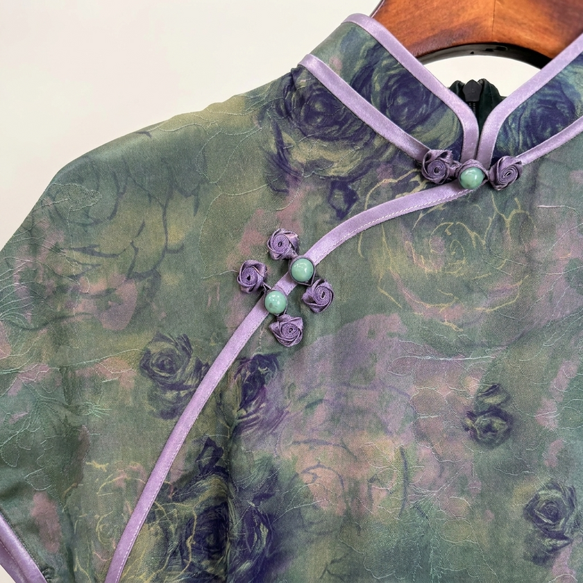 100% Mulberry Silk Xiangyunsha Dark Green Purple Rose Short Sleeve Qipao Dress | LUXE ORIENTA - Luxe Orienta CO., LIMITED