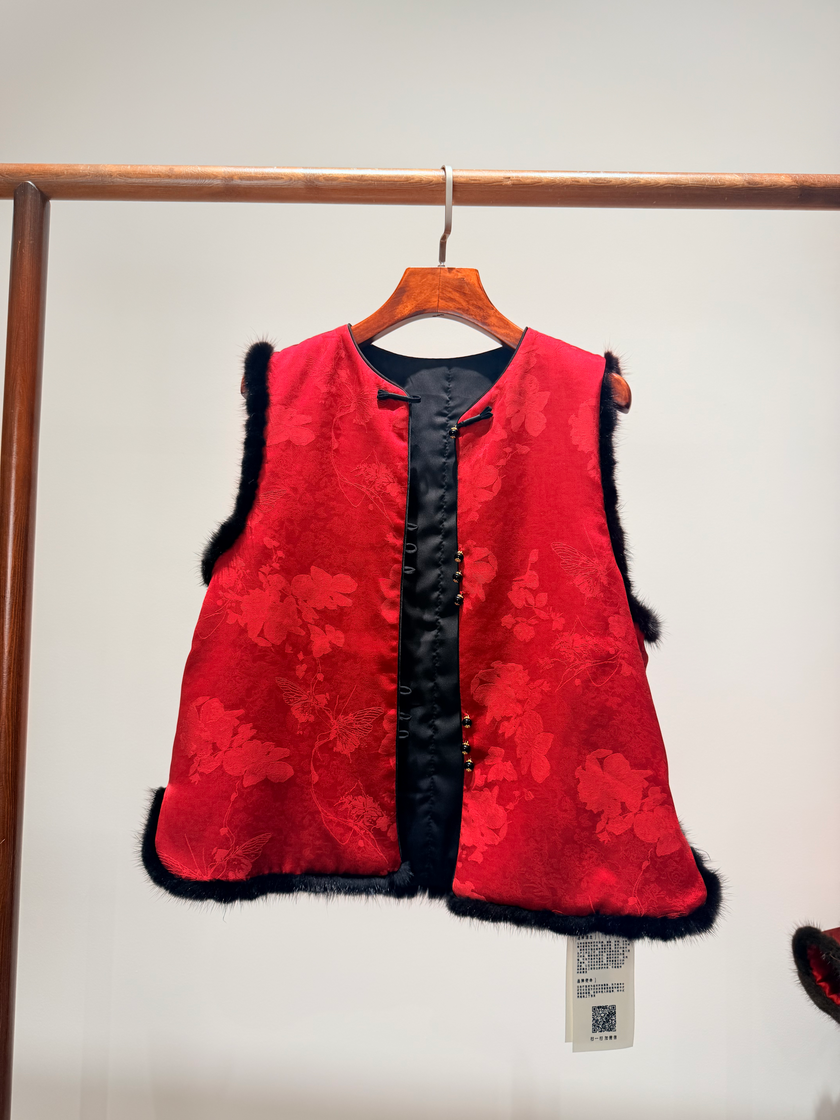 Red Silk Down Vest & Black Knit Inner Set | Modern Oriental Winter Elegance - Luxe Orienta CO., LIMITED