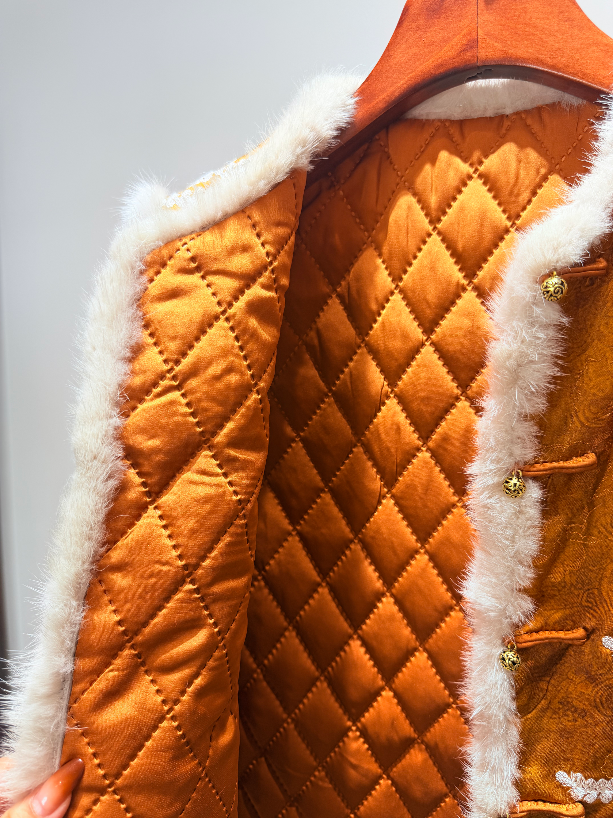 Golden Silk Embroidered Mink-Trim Wool Vest | Modern Oriental Elegance