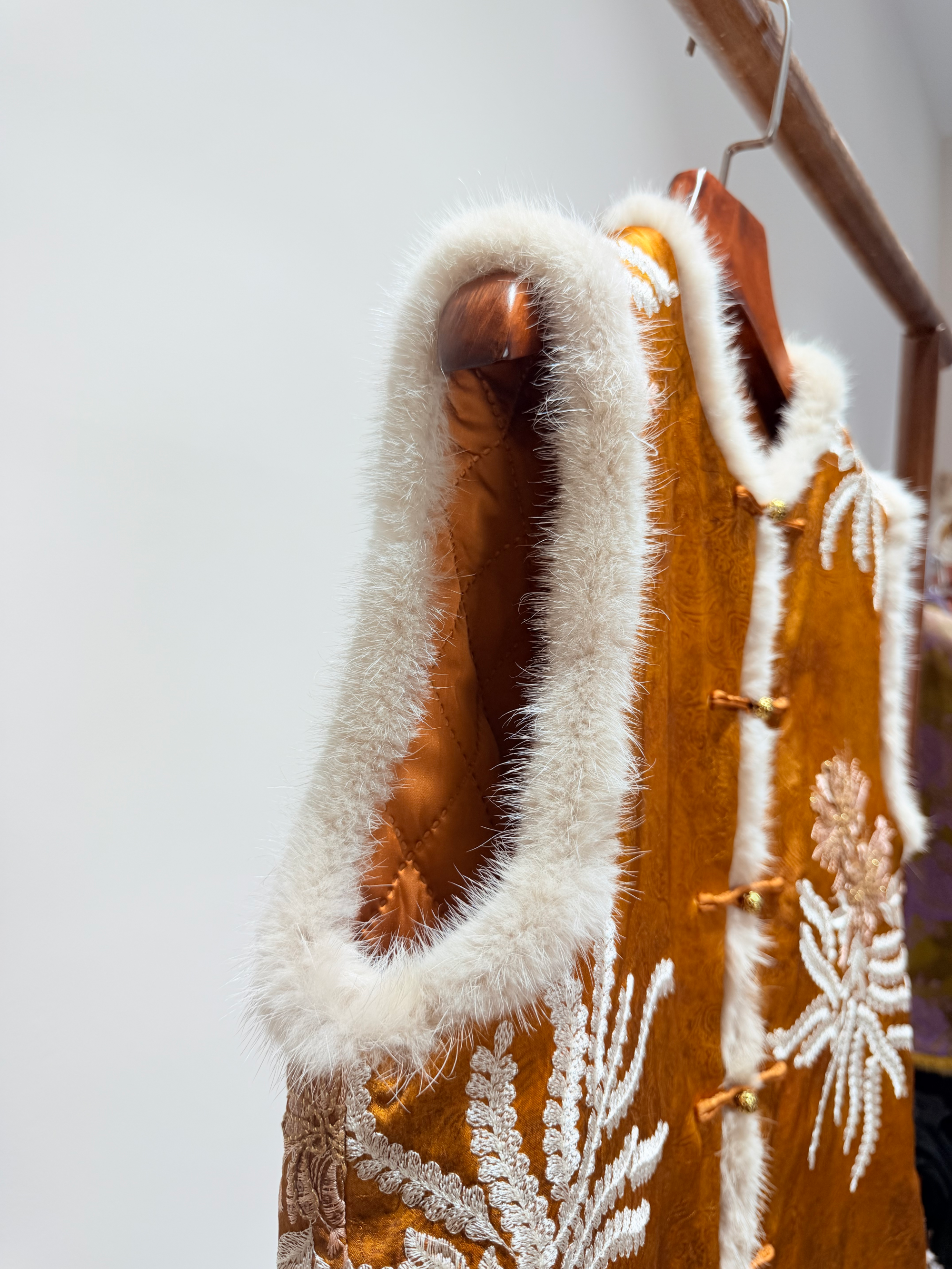 Golden Silk Embroidered Mink-Trim Wool Vest | Modern Oriental Elegance