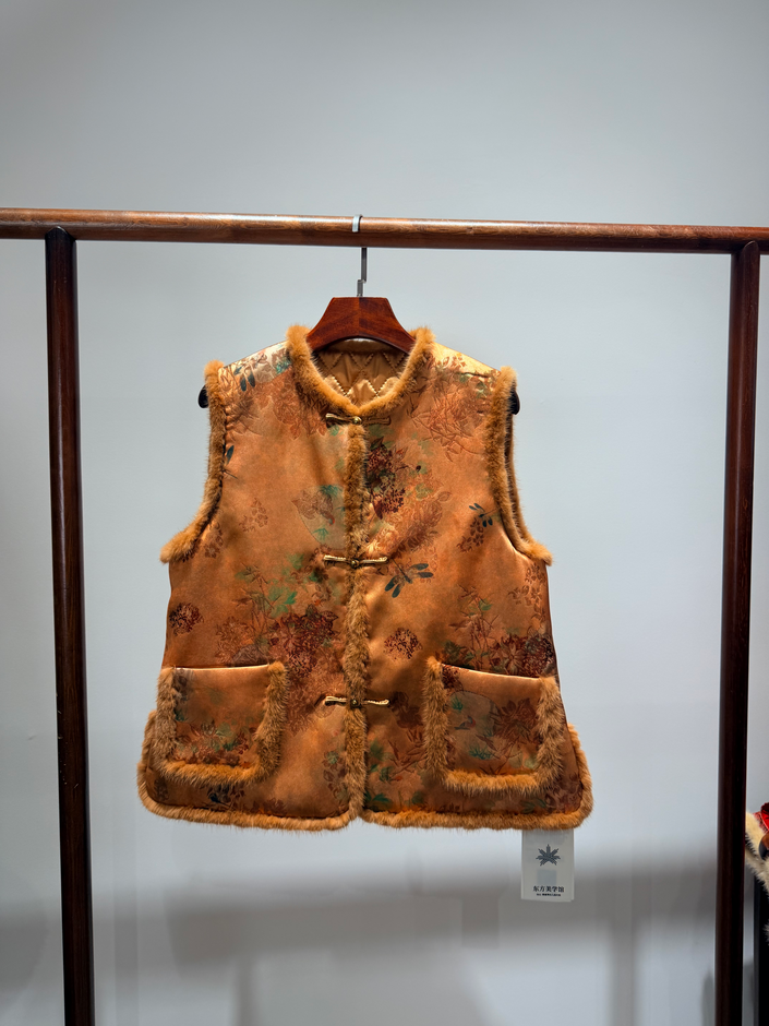 Golden Xiangyunsha Viscose Vest with Imported Mink Fur | Timeless Oriental Luxury - Luxe Orienta CO., LIMITED