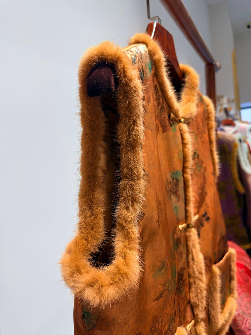 Golden Xiangyunsha Viscose Vest with Imported Mink Fur | Timeless Oriental Luxury