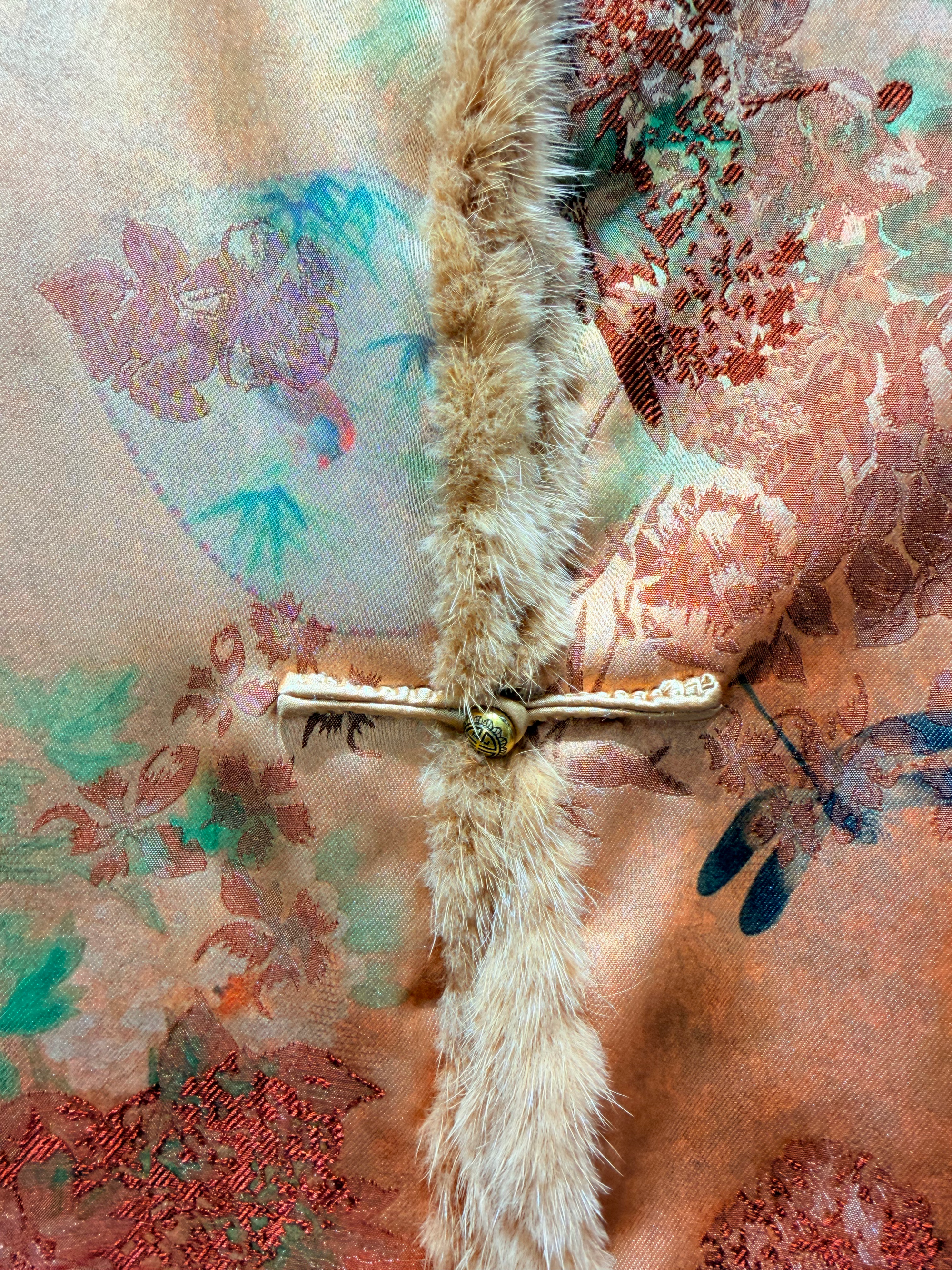 Golden Xiangyunsha Viscose Vest with Imported Mink Fur | Timeless Oriental Luxury