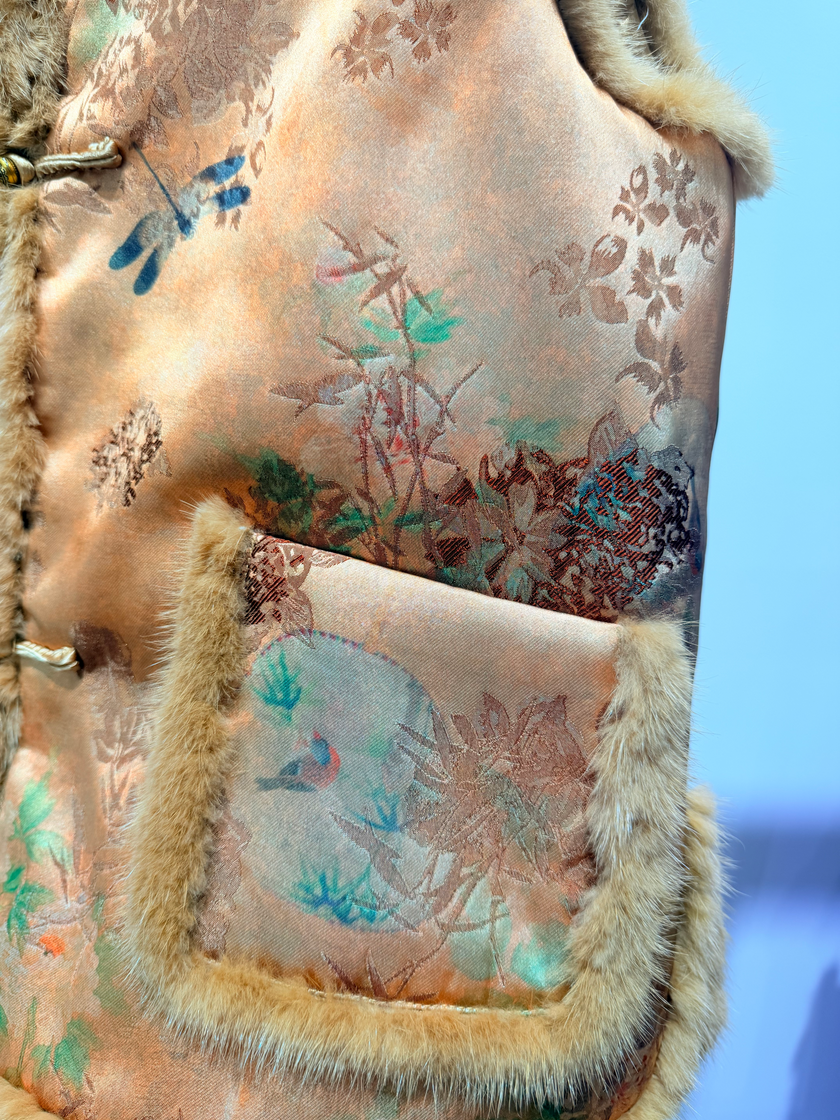 Golden Xiangyunsha Viscose Vest with Imported Mink Fur | Timeless Oriental Luxury