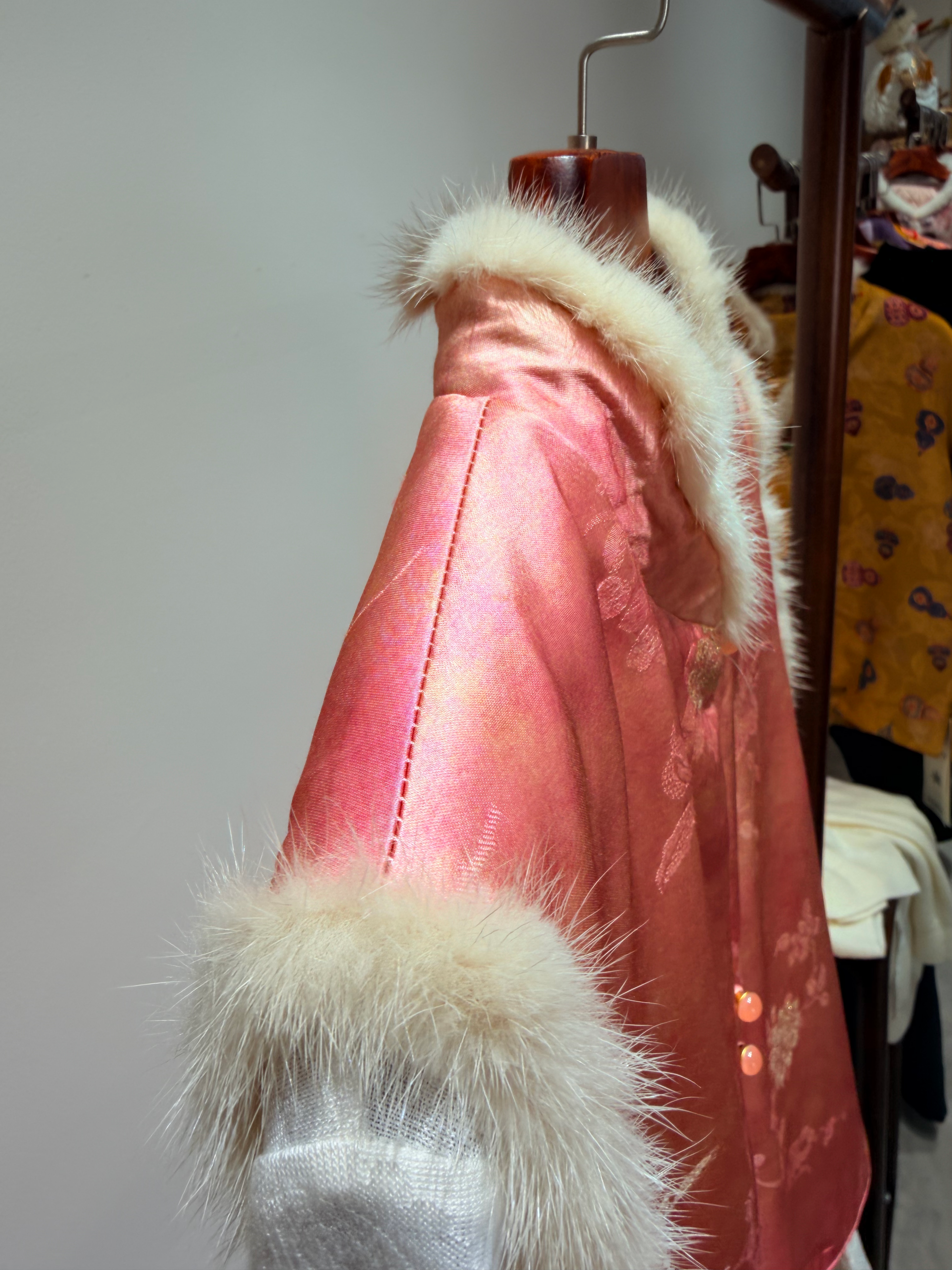 Pink Xiangyunsha Wool Vest & White Knit Inner Set | Modern Oriental Sophistication