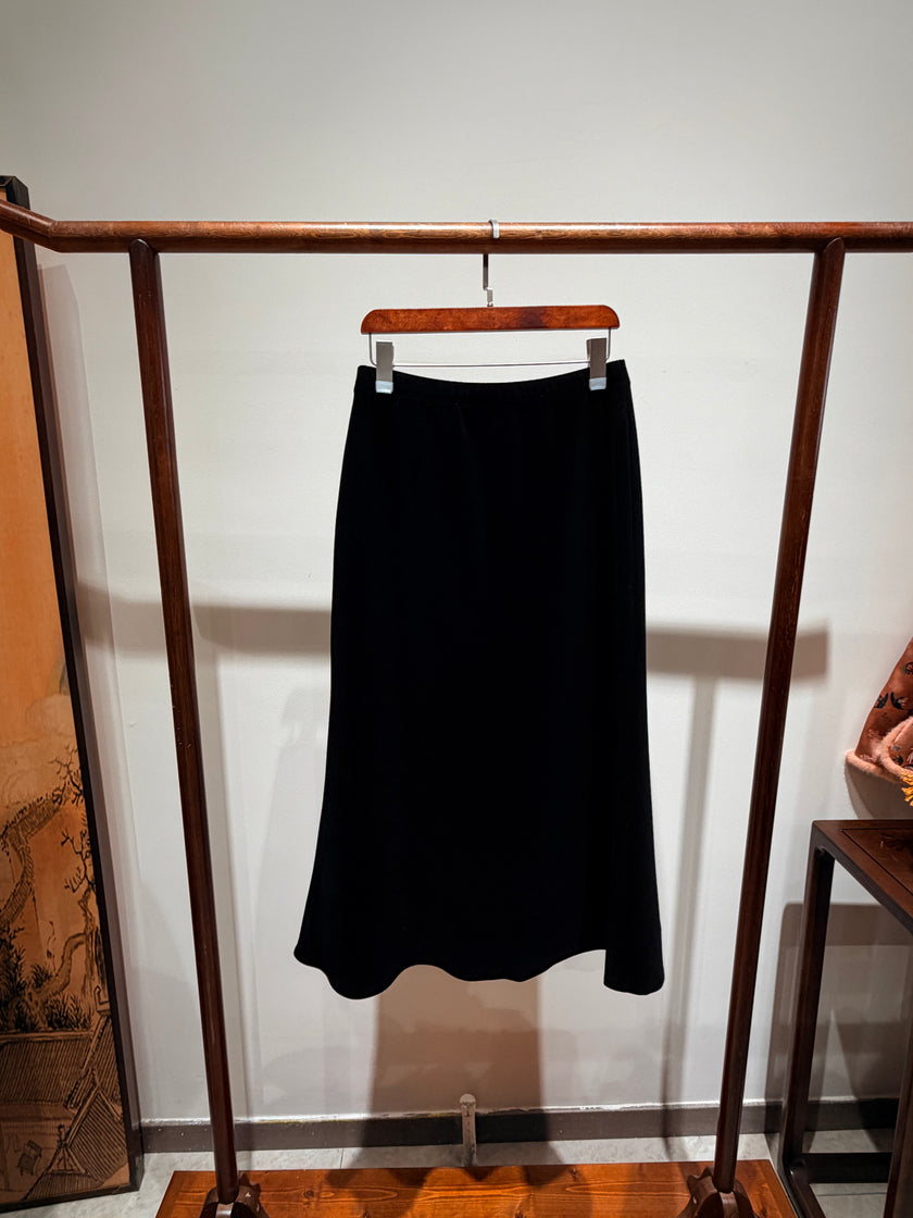 Black Rayon-Polyester-Spandex Fishtail Skirt | Timeless Versatile Elegance