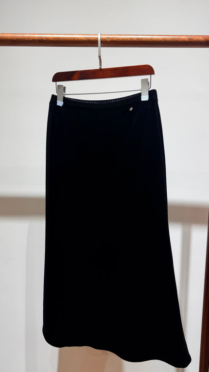 Black Rayon-Polyester-Spandex Fishtail Skirt | Timeless Versatile Elegance