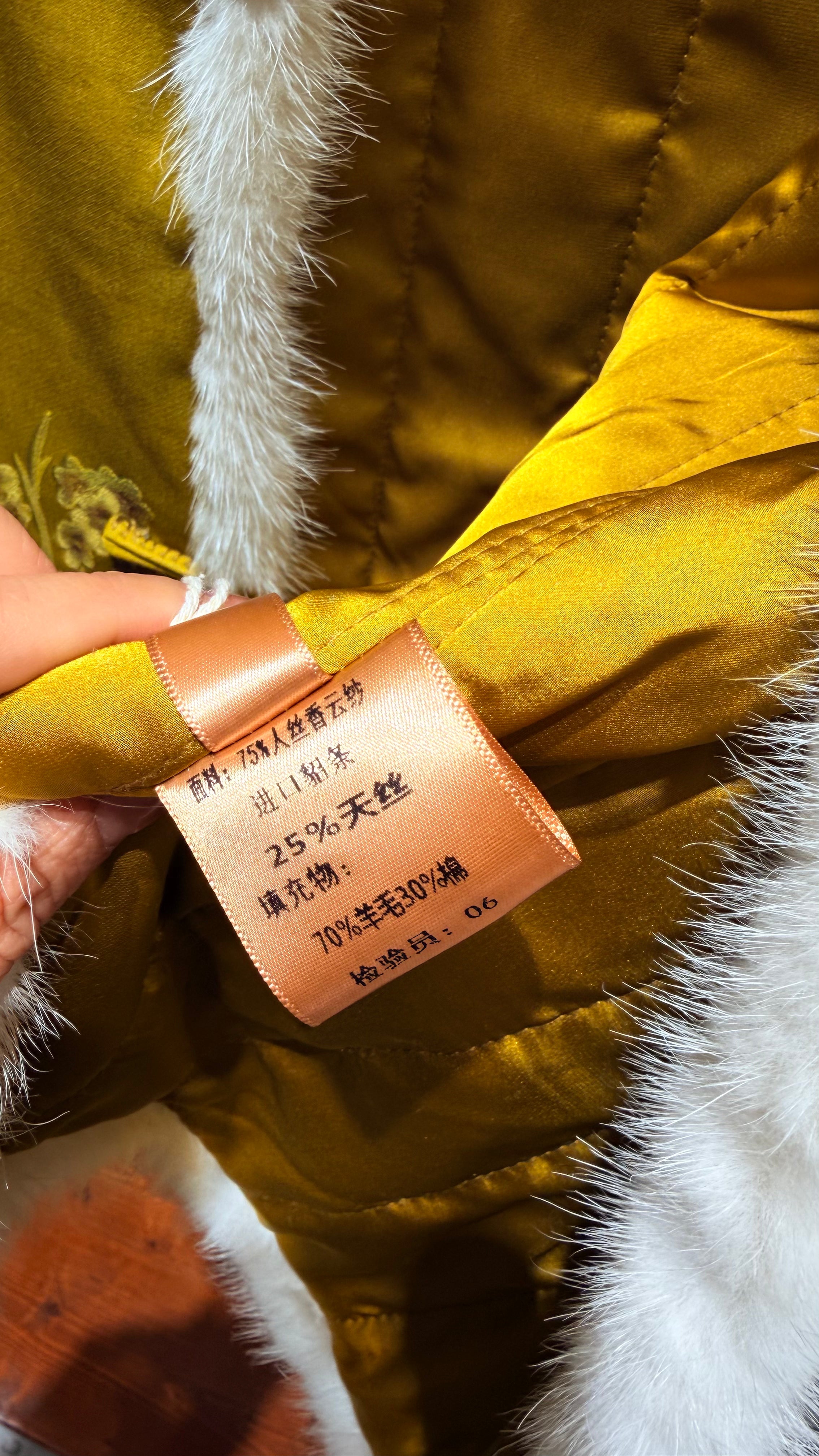 Yellow Rayon Xiangyunsha Wool Vest with Imported Mink Fur Trim | Luxurious Layered Warmth