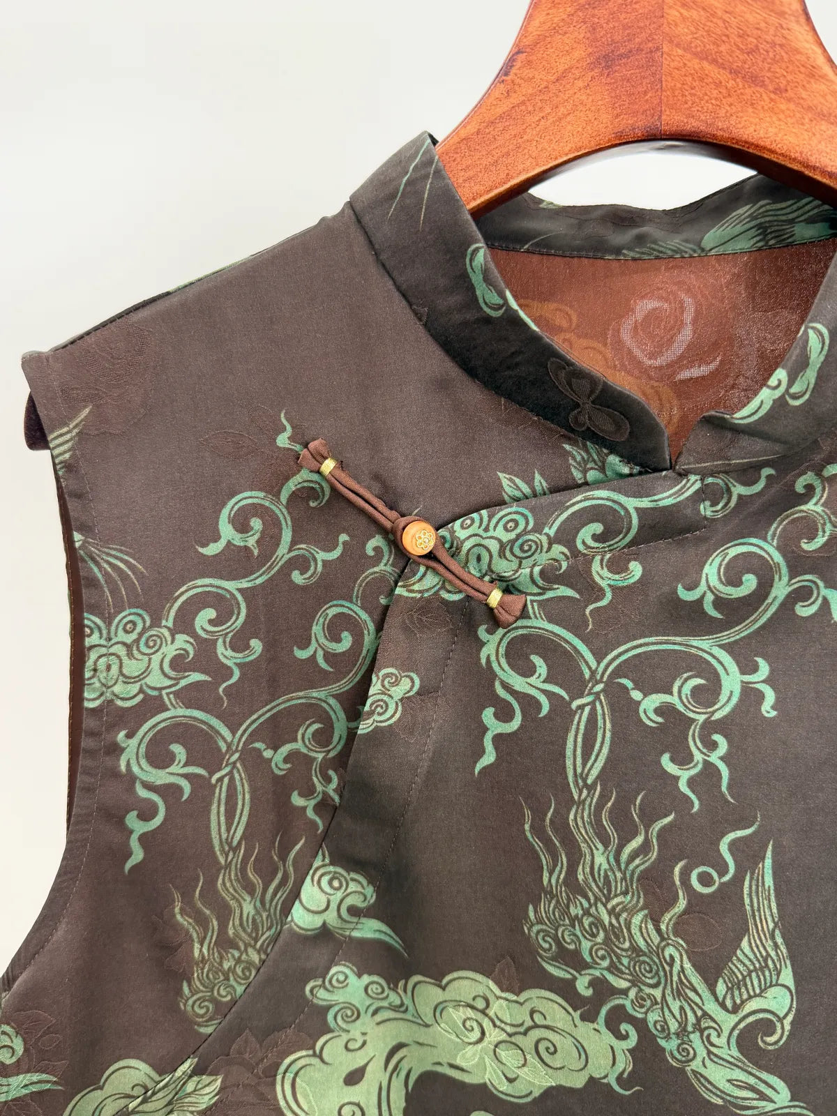 Phoenix And Peony Embroidered Xiangyunsha Silk Top | Modern Chinese Style - Luxe Orienta CO., LIMITED