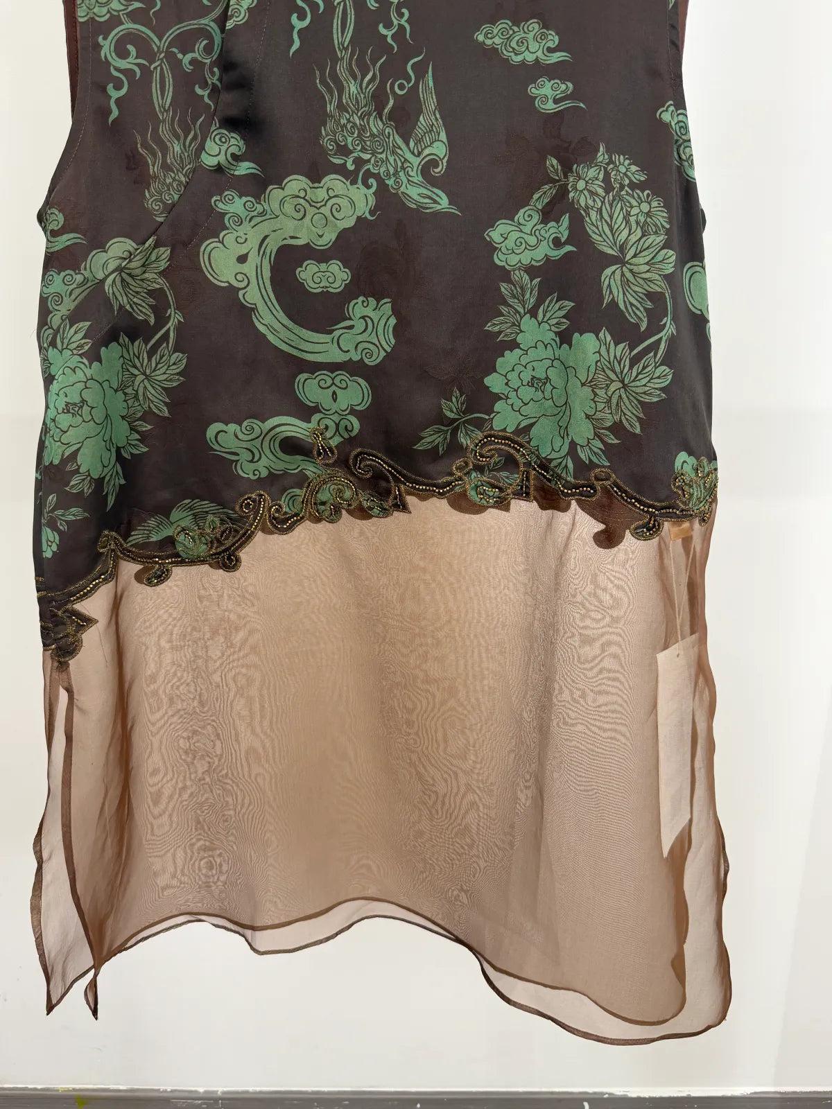 Phoenix And Peony Embroidered Xiangyunsha Silk Top | Modern Chinese Style - Luxe Orienta CO., LIMITED
