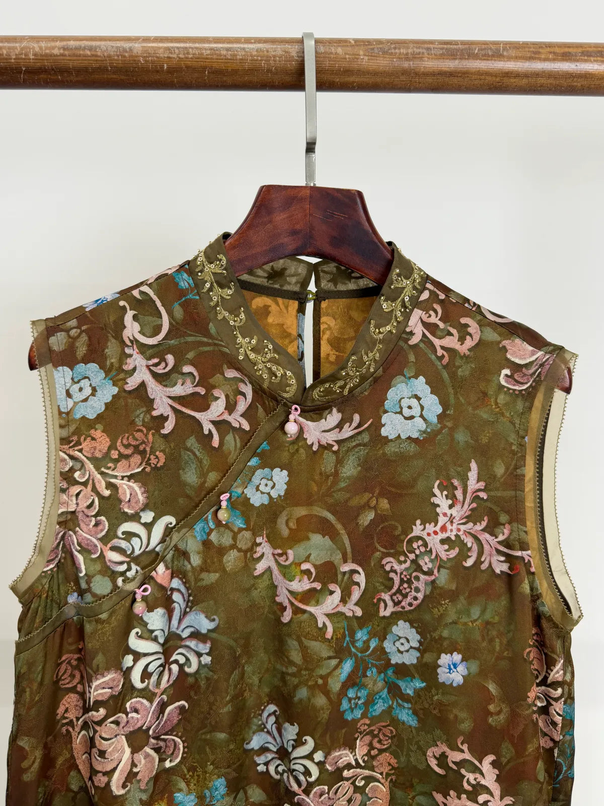 Green Embroidered  Blouse Organza Sleeveless with Floral Motif-Luxe Orienta - Luxe Orienta CO., LIMITED