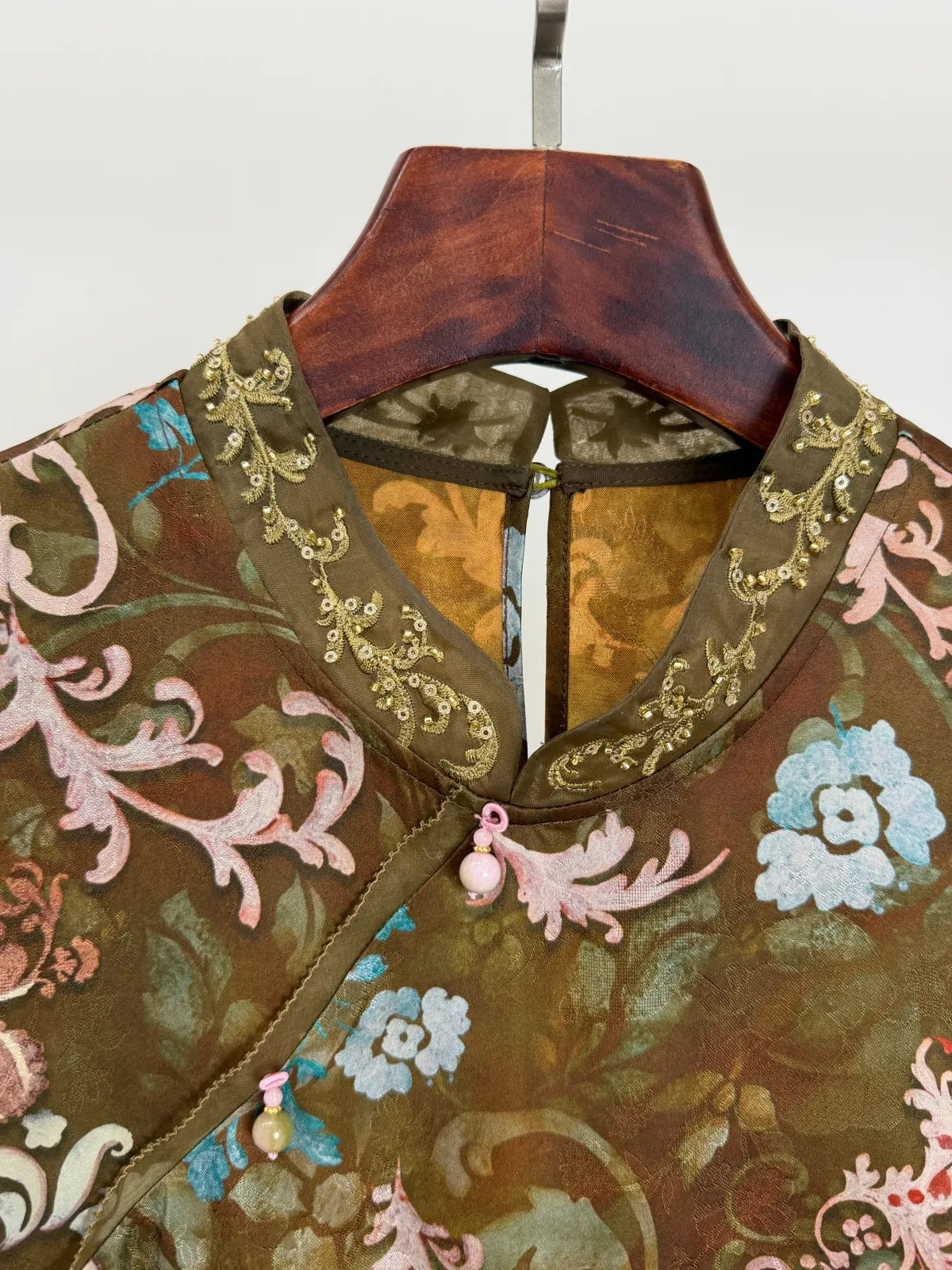 Green Embroidered  Blouse Organza Sleeveless with Floral Motif-Luxe Orienta - Luxe Orienta CO., LIMITED