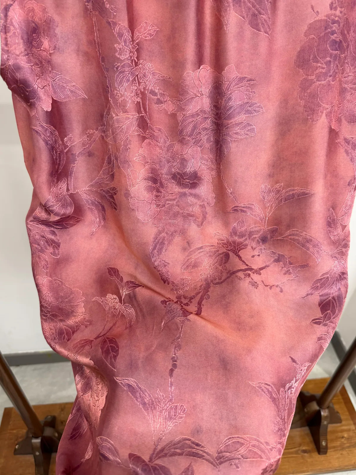 Muted Pink Floral Jacquard Sleeveless Blouse  | Luxe Orienta Modern Chinese Fashion - Luxe Orienta CO., LIMITED