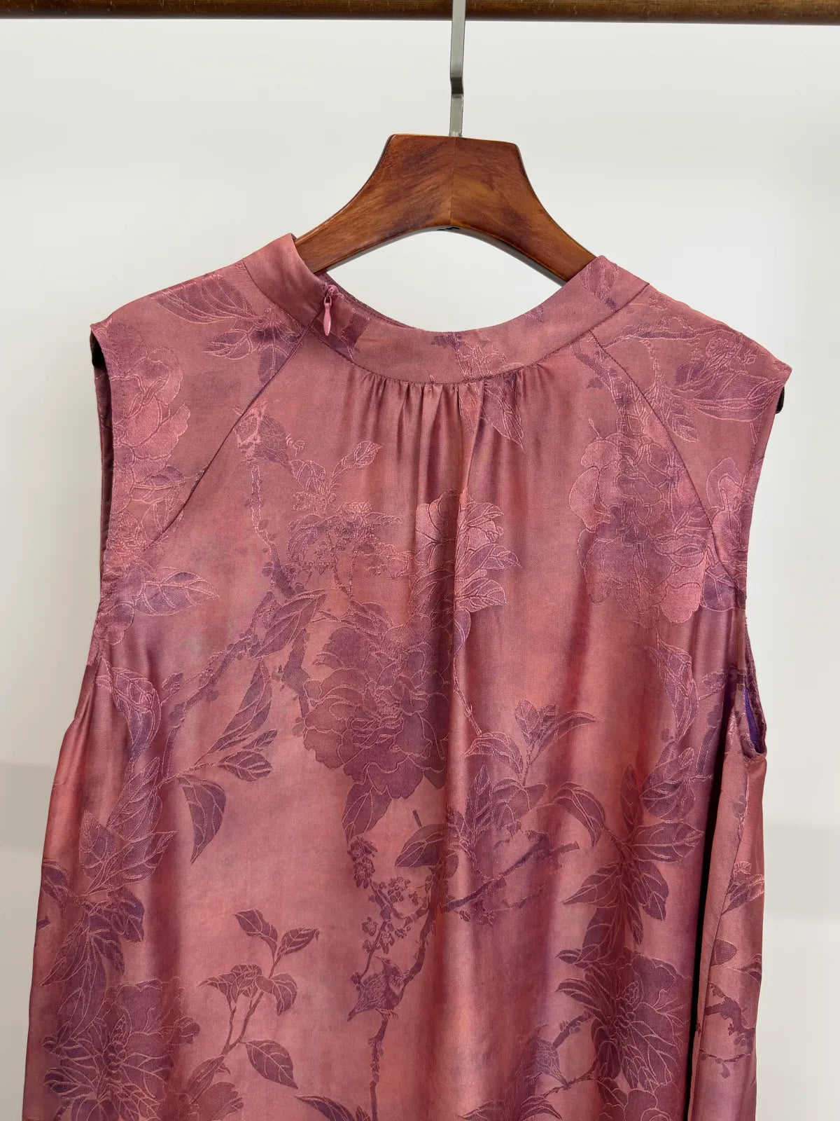 Muted Pink Floral Jacquard Sleeveless Blouse  | Luxe Orienta Modern Chinese Fashion - Luxe Orienta CO., LIMITED