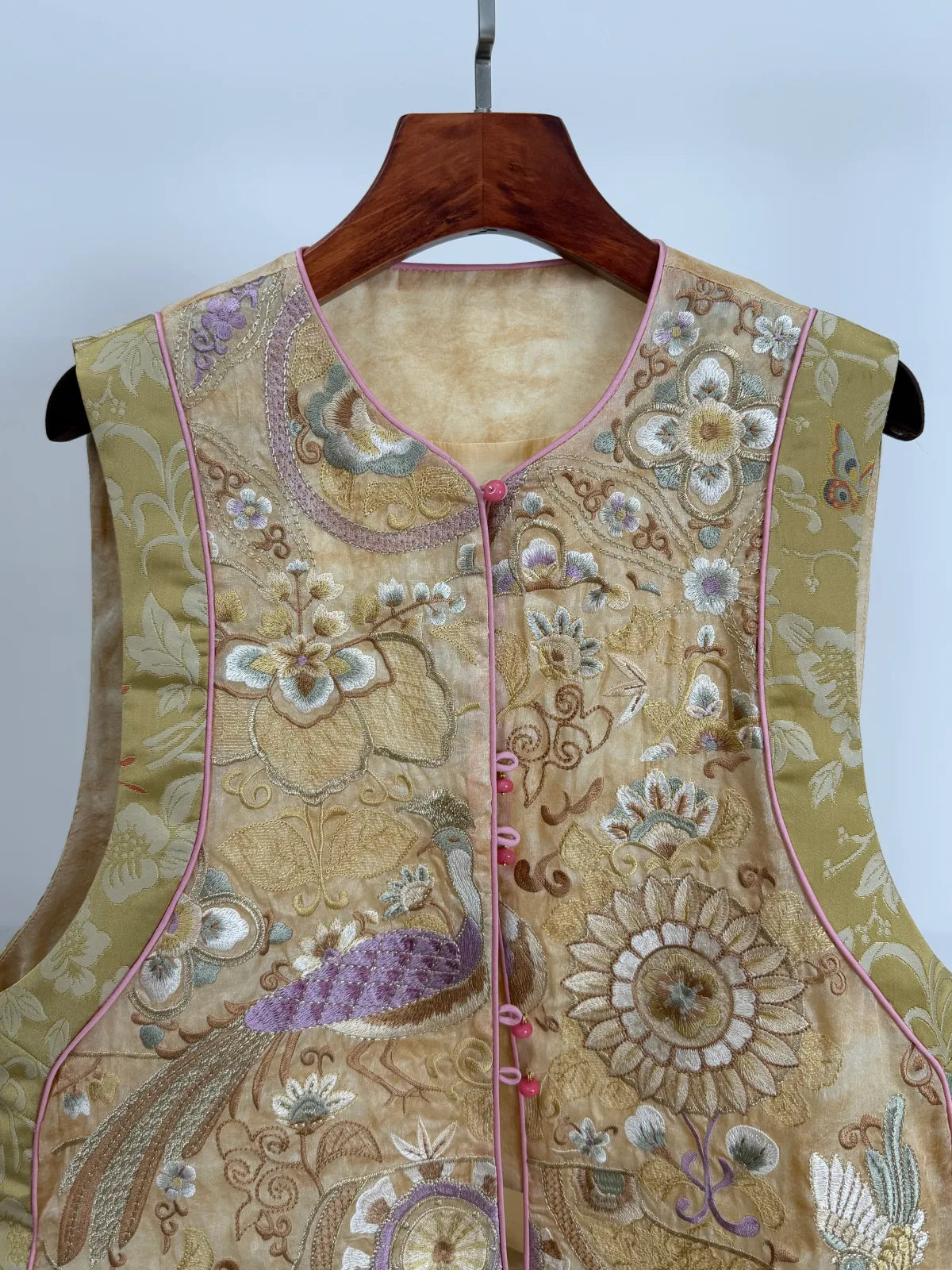 Beige Peacock Embroidery Mulberry Silk Vest with Song Brocade Patchwork-Luxe Orienta Luxury Fashion - Luxe Orienta CO., LIMITED