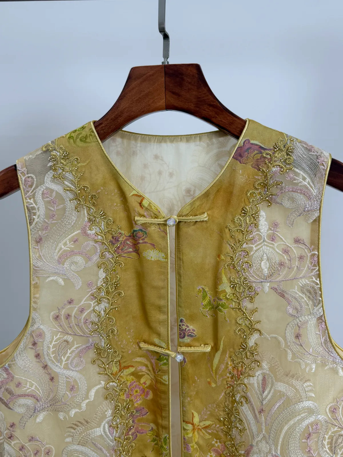 Gradient Gold Floral Jacquard Rayon Vest with Beaded Embroidered -Luxe Orienta Modern Chinese Fashion - Luxe Orienta CO., LIMITED