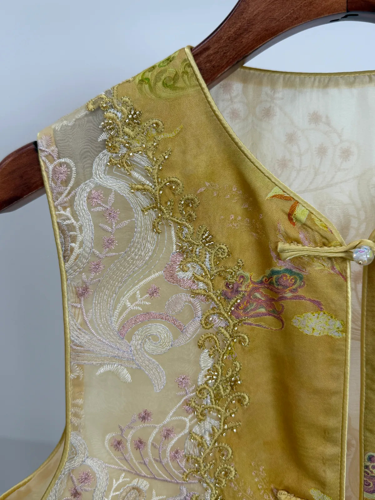 Gradient Gold Floral Jacquard Rayon Vest with Beaded Embroidered -Luxe Orienta Modern Chinese Fashion - Luxe Orienta CO., LIMITED