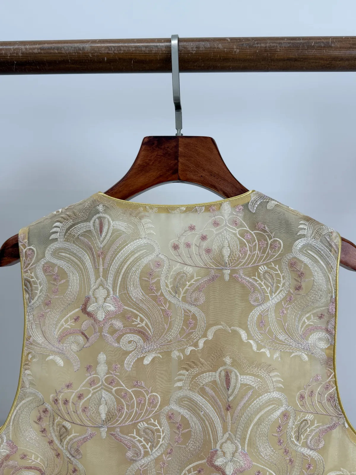 Gradient Gold Floral Jacquard Rayon Vest with Beaded Embroidered -Luxe Orienta Modern Chinese Fashion - Luxe Orienta CO., LIMITED