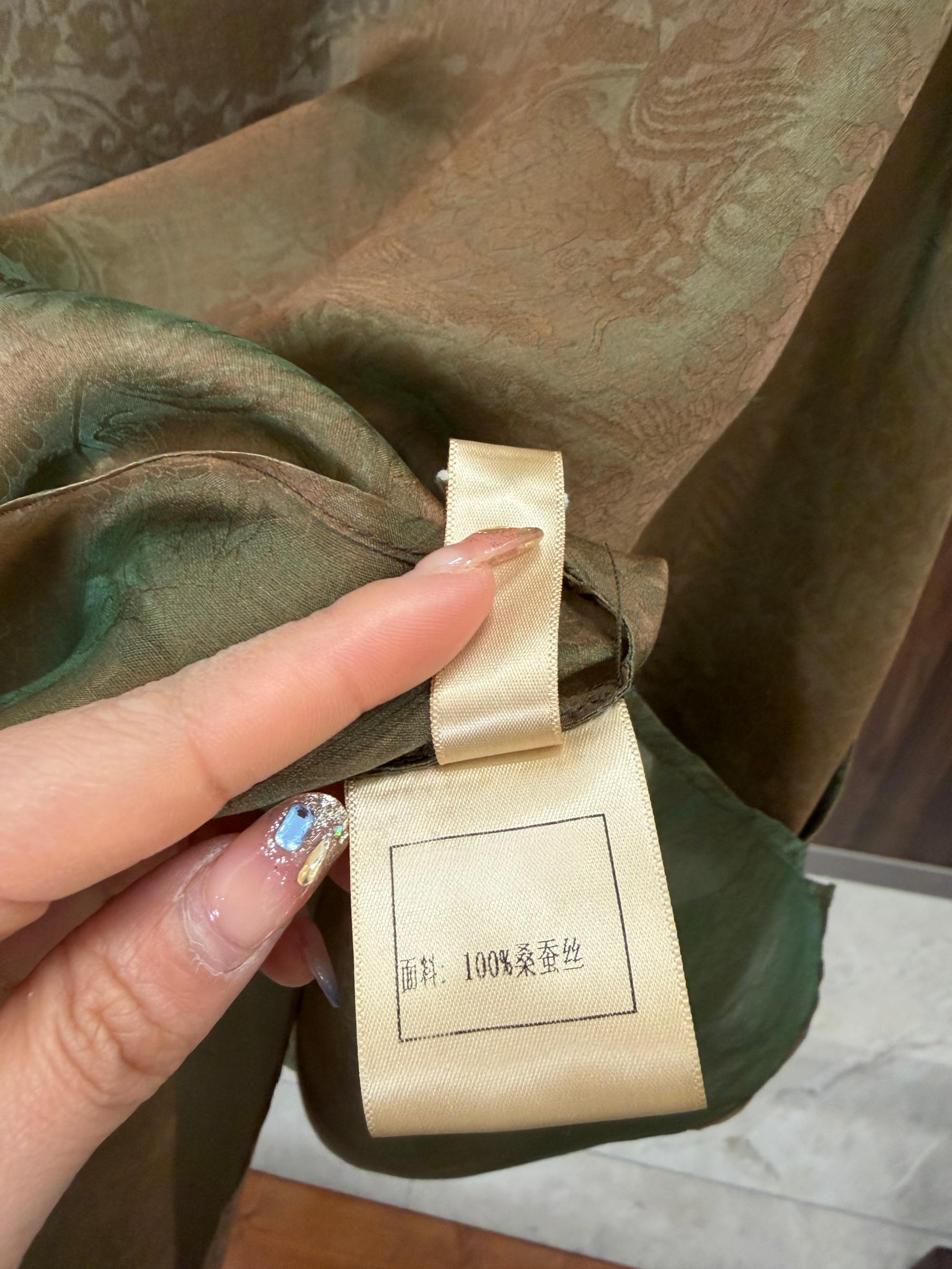 Mulberry Silk Jacquard Mandarin Collar Blouse | Modern Chinese Frog Button Shirt - Luxe Orienta CO., LIMITED