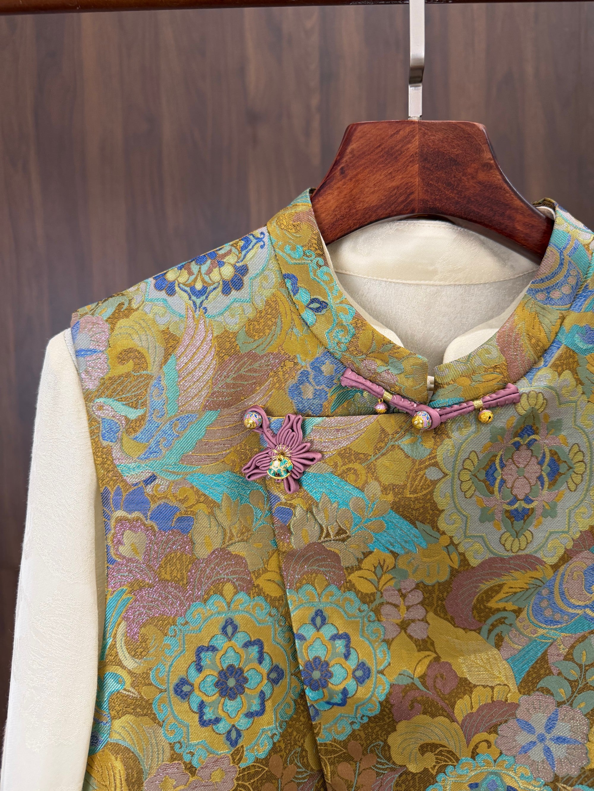 traditional chinese knot button closure silk vest detail