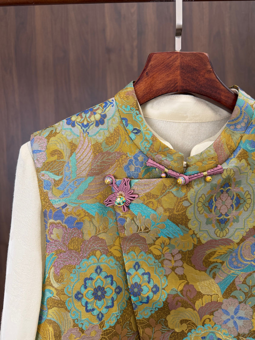traditional chinese knot button closure silk vest detail