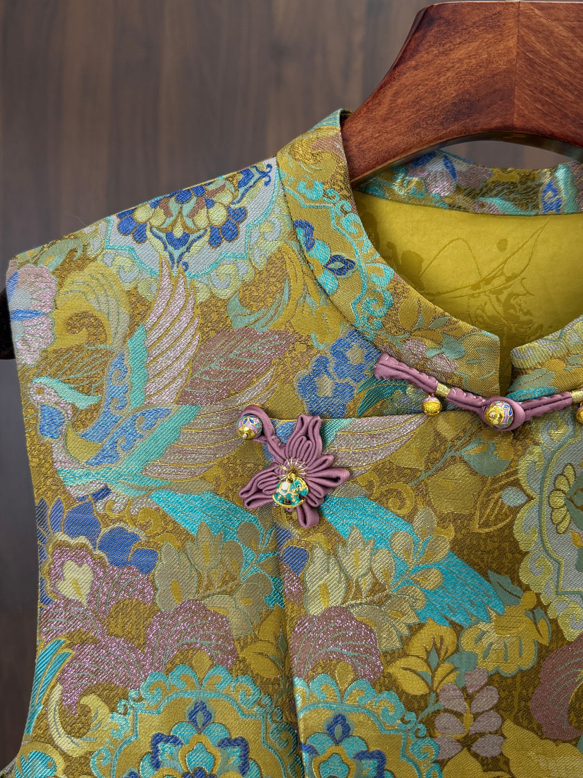 traditional chinese knot button closure silk vest detail