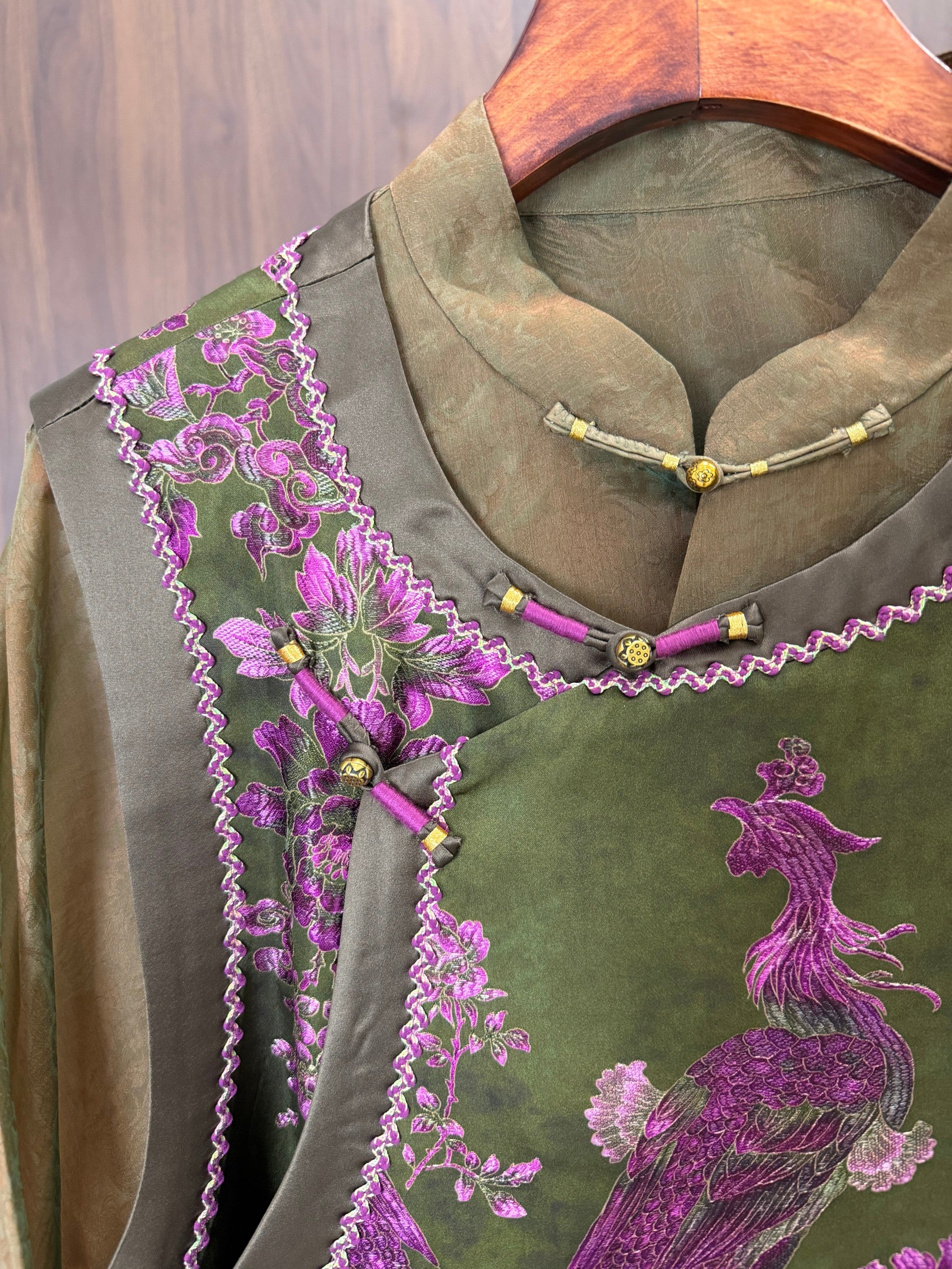 handmade chinese knot buttons detail oriental vest