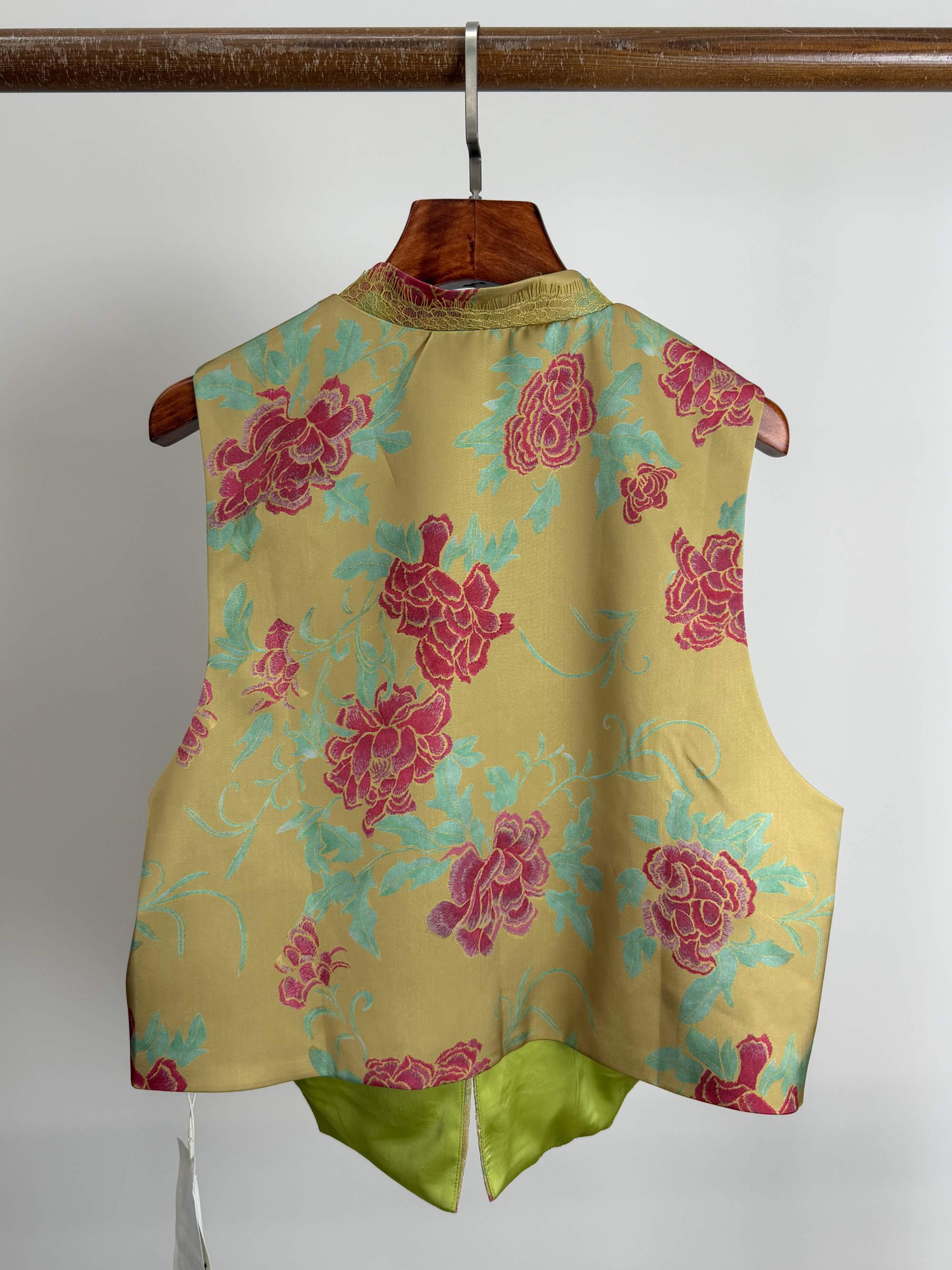 Back view of the peony vest 