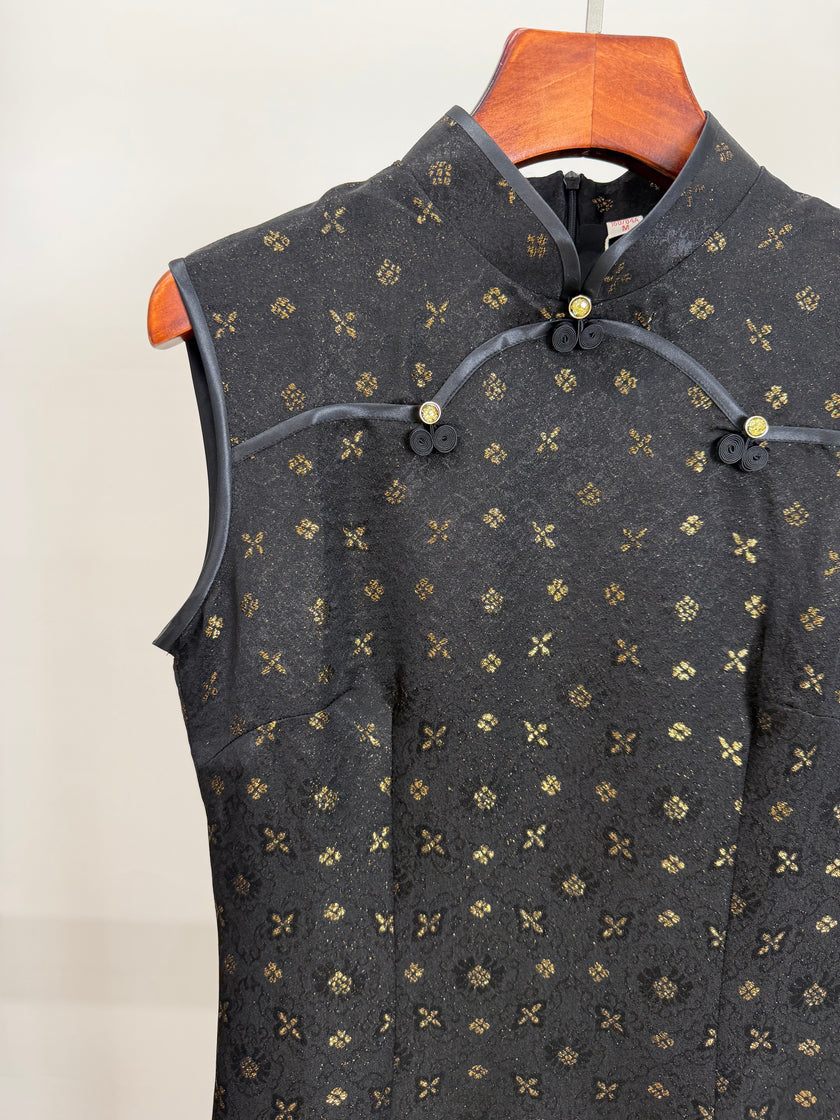 Black Gold Jacquard Xiangyunsha Qipao | Elegant Mulberry Silk Chinese Cheongsam Dress - Luxe Orienta CO., LIMITED
