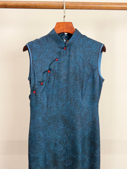 Blue Rose Jacquard Xiangyunsha Sleeveless Qipao | Elegant Chinese  Mulberry Silk Cheongsam Dress - Luxe Orienta CO., LIMITED