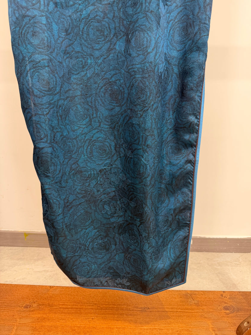 Blue Rose Jacquard Xiangyunsha Sleeveless Qipao | Elegant Chinese  Mulberry Silk Cheongsam Dress - Luxe Orienta CO., LIMITED