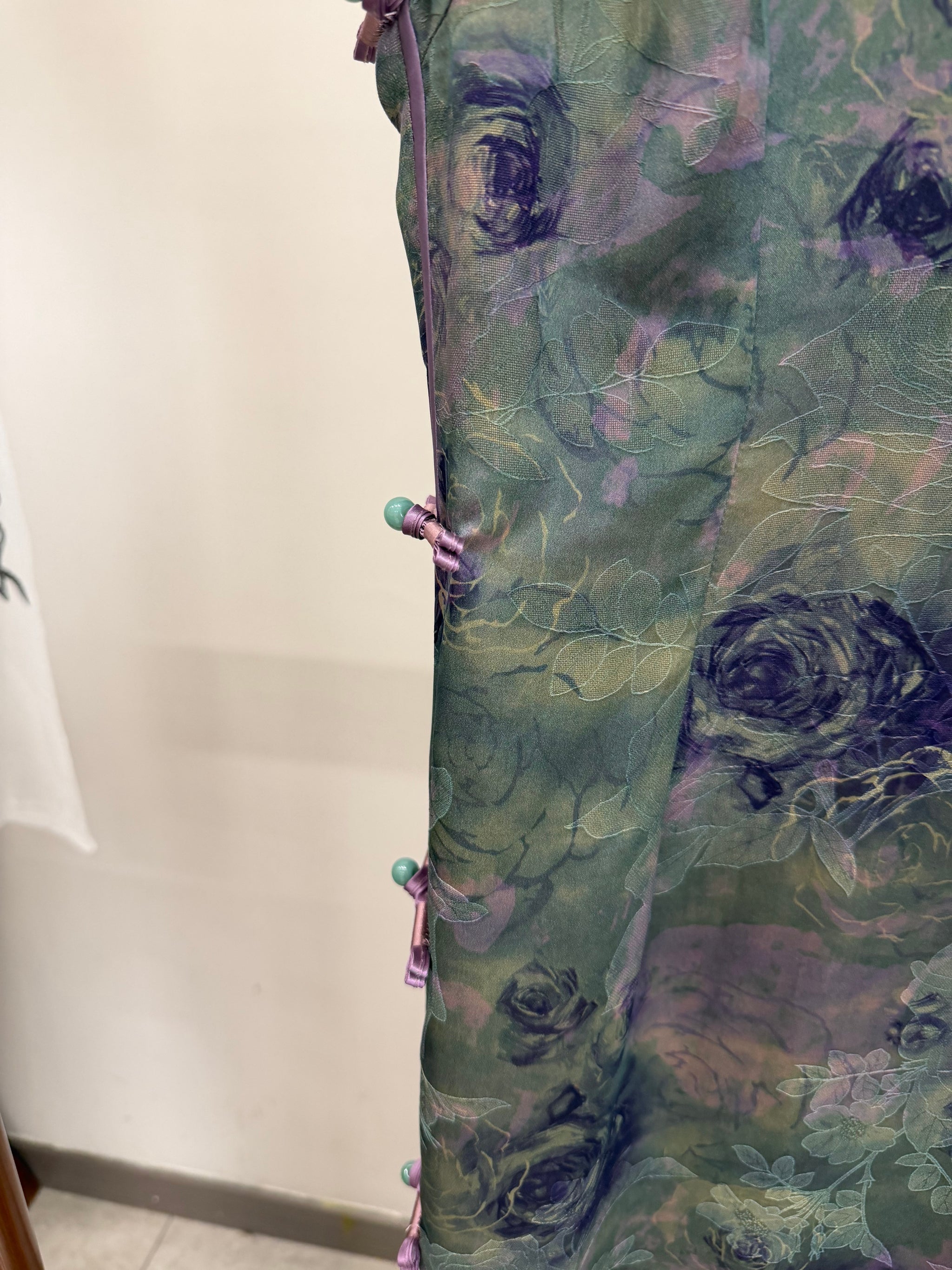 100% Mulberry Silk Xiangyunsha Dark Green Purple Rose Short Sleeve Qipao Dress | LUXE ORIENTA - Luxe Orienta CO., LIMITED