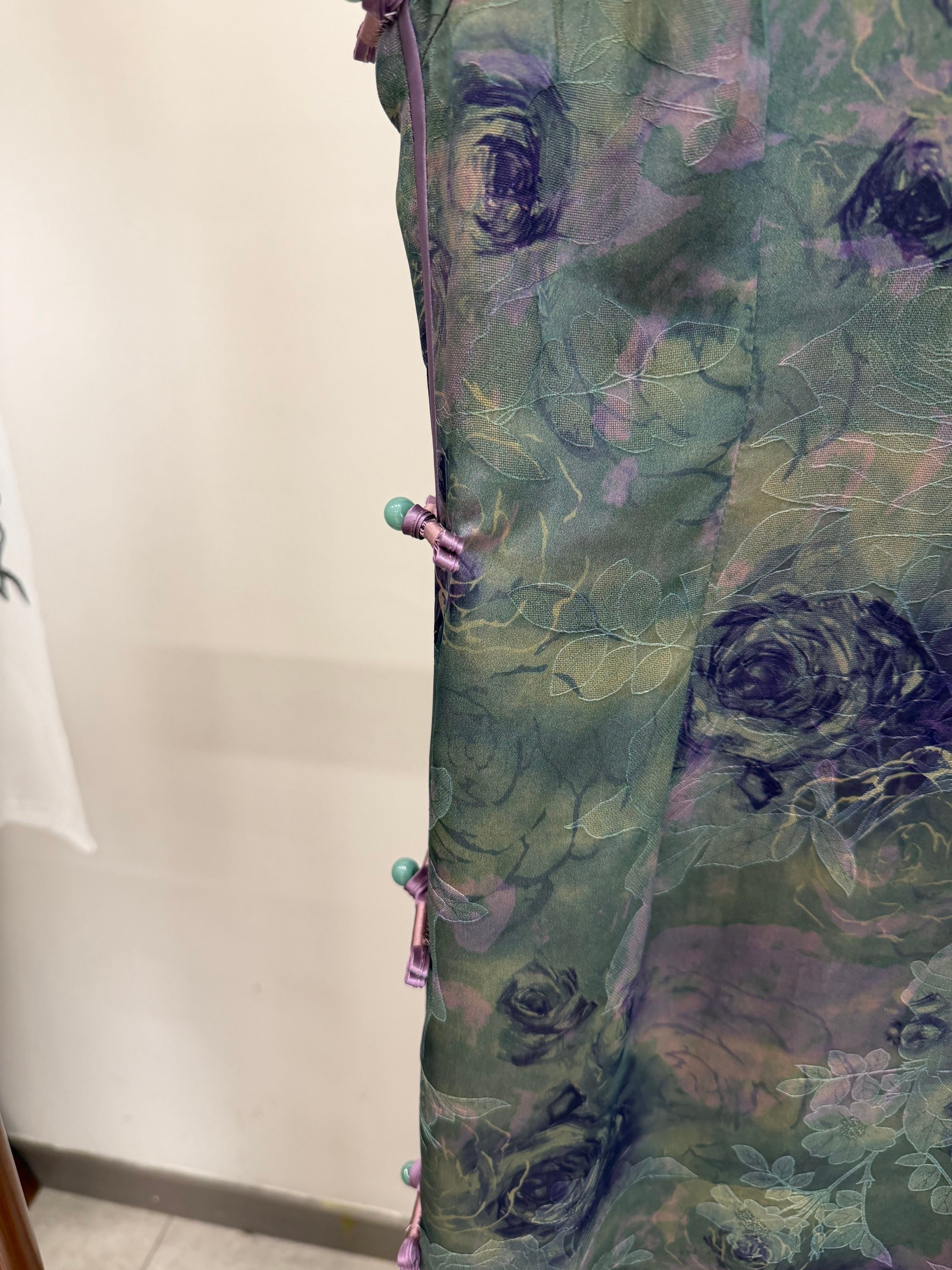 100% Mulberry Silk Xiangyunsha Dark Green Purple Rose Short Sleeve Qipao Dress | LUXE ORIENTA - Luxe Orienta CO., LIMITED