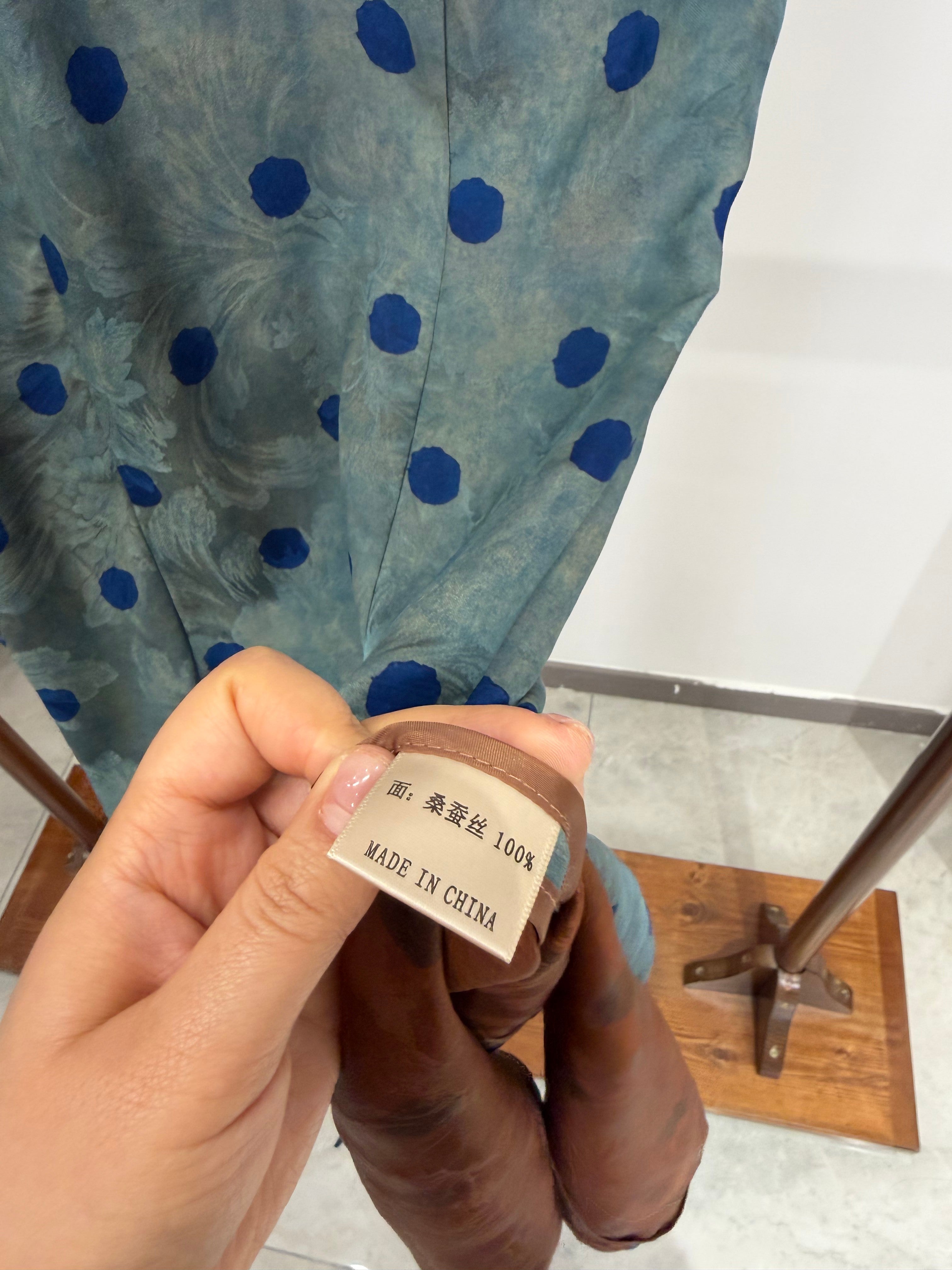 Grey-Blue Polka Dot Xiangyunsha Qipao | 100% Mulberry Silk Flower-Lo Jacquard Cheongsam - LUXE ORIENTA - Luxe Orienta CO., LIMITED