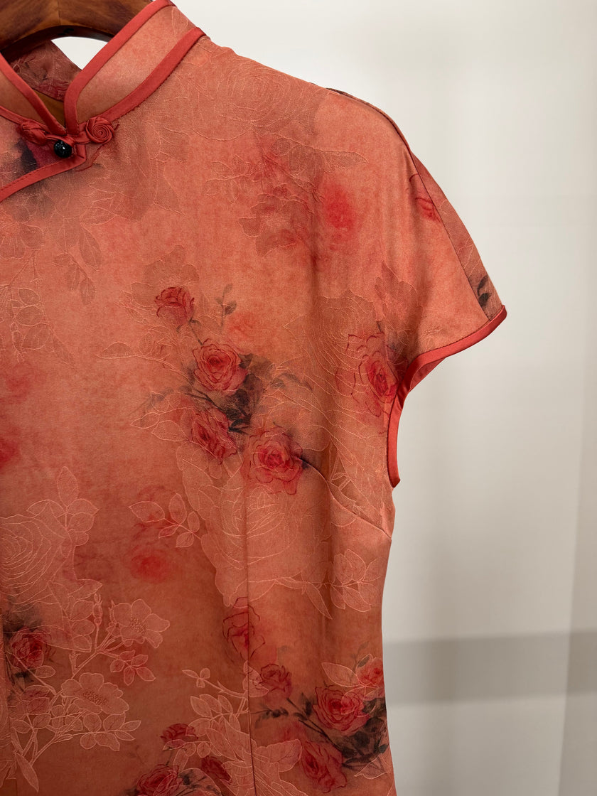 100% Mulberry Silk Xiangyunsha Rust Red Floral Print Short Sleeve Qipao Dress | LUXE ORIENTA - Luxe Orienta CO., LIMITED