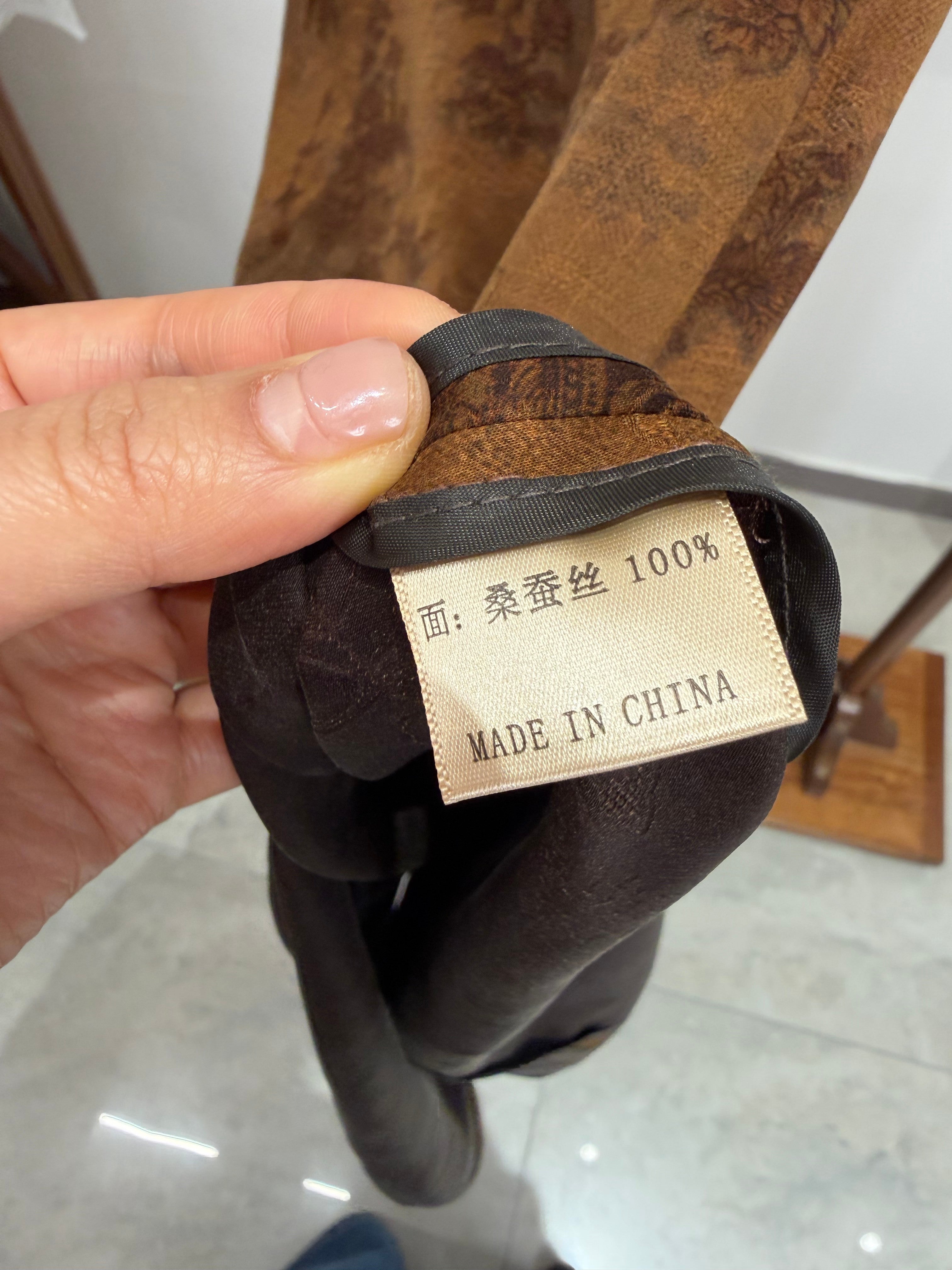 Vintage Brown Xiangyunsha Sleeveless Qipao Dress |by LUXE ORIENTA  9