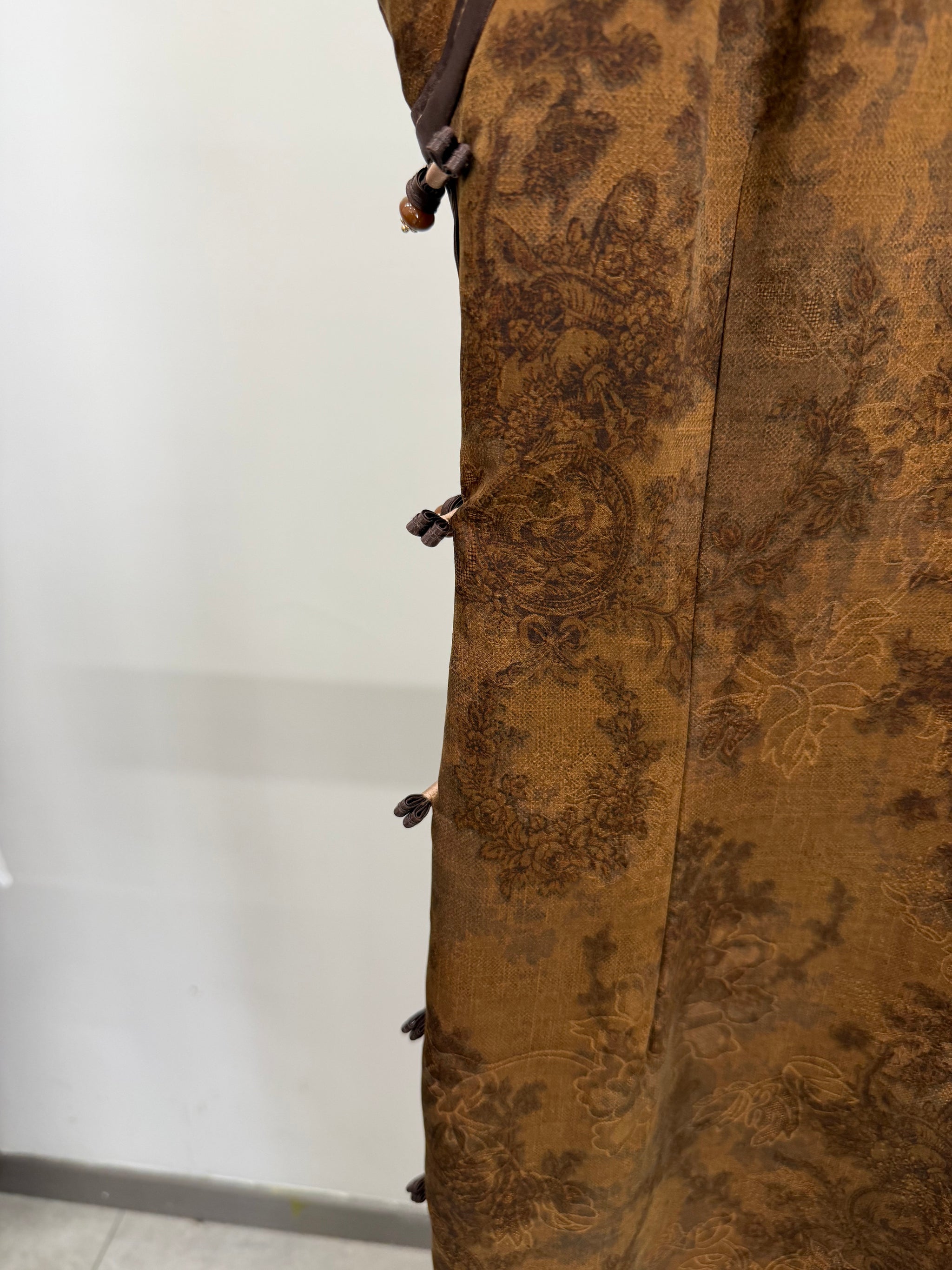 Vintage Brown Xiangyunsha Sleeveless Qipao Dress by LUXE ORIENTA 8