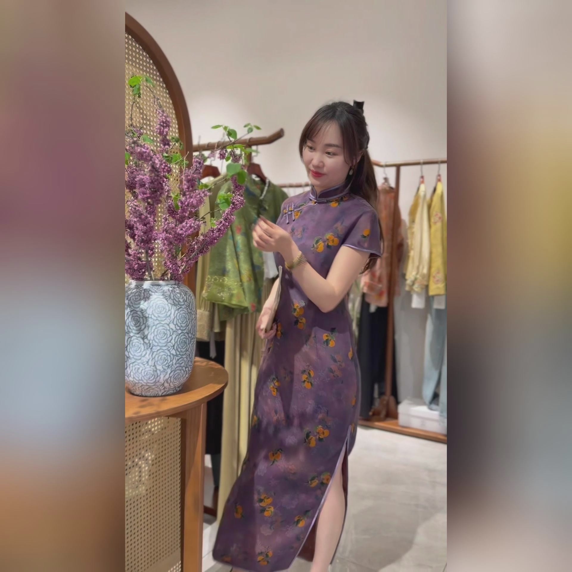 Light purple persimmon-colored cheongsam 