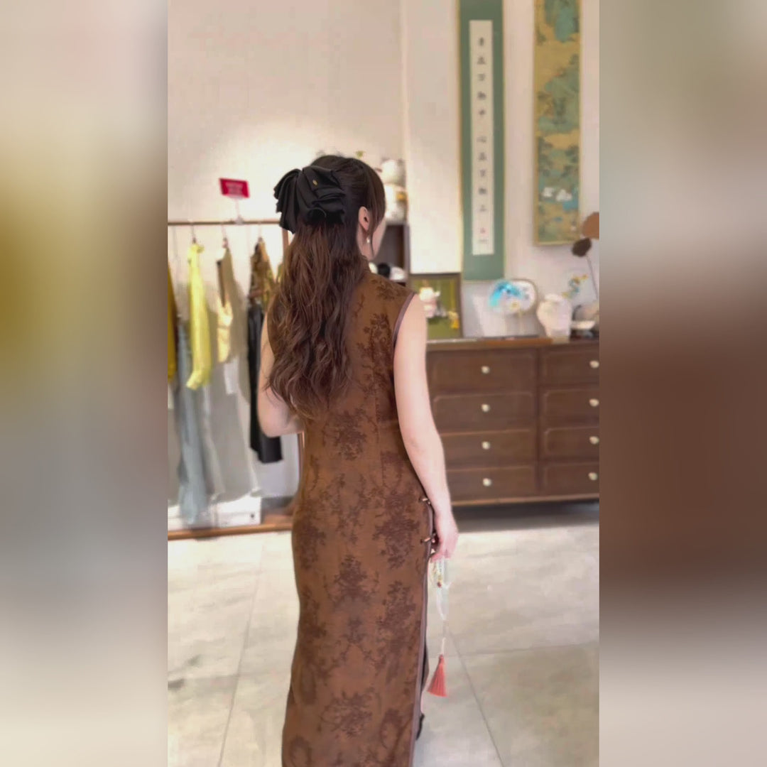 Vintage Brown Xiangyunsha Sleeveless Qipao Dress by LUXE ORIENTA 2