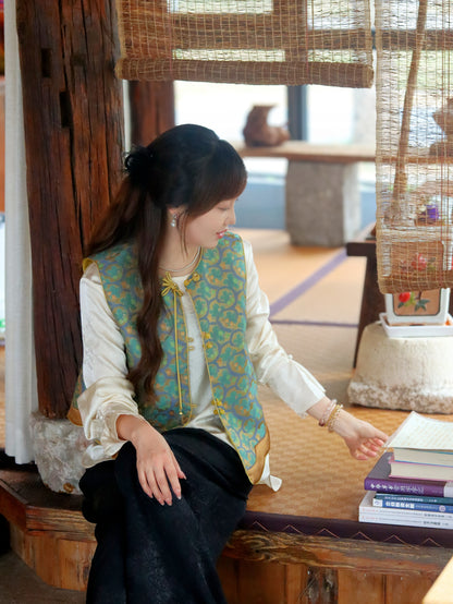 Green Mulberry Silk Shu Brocade Reversible Vest | Luxe Orienta - Luxe Orienta CO., LIMITED