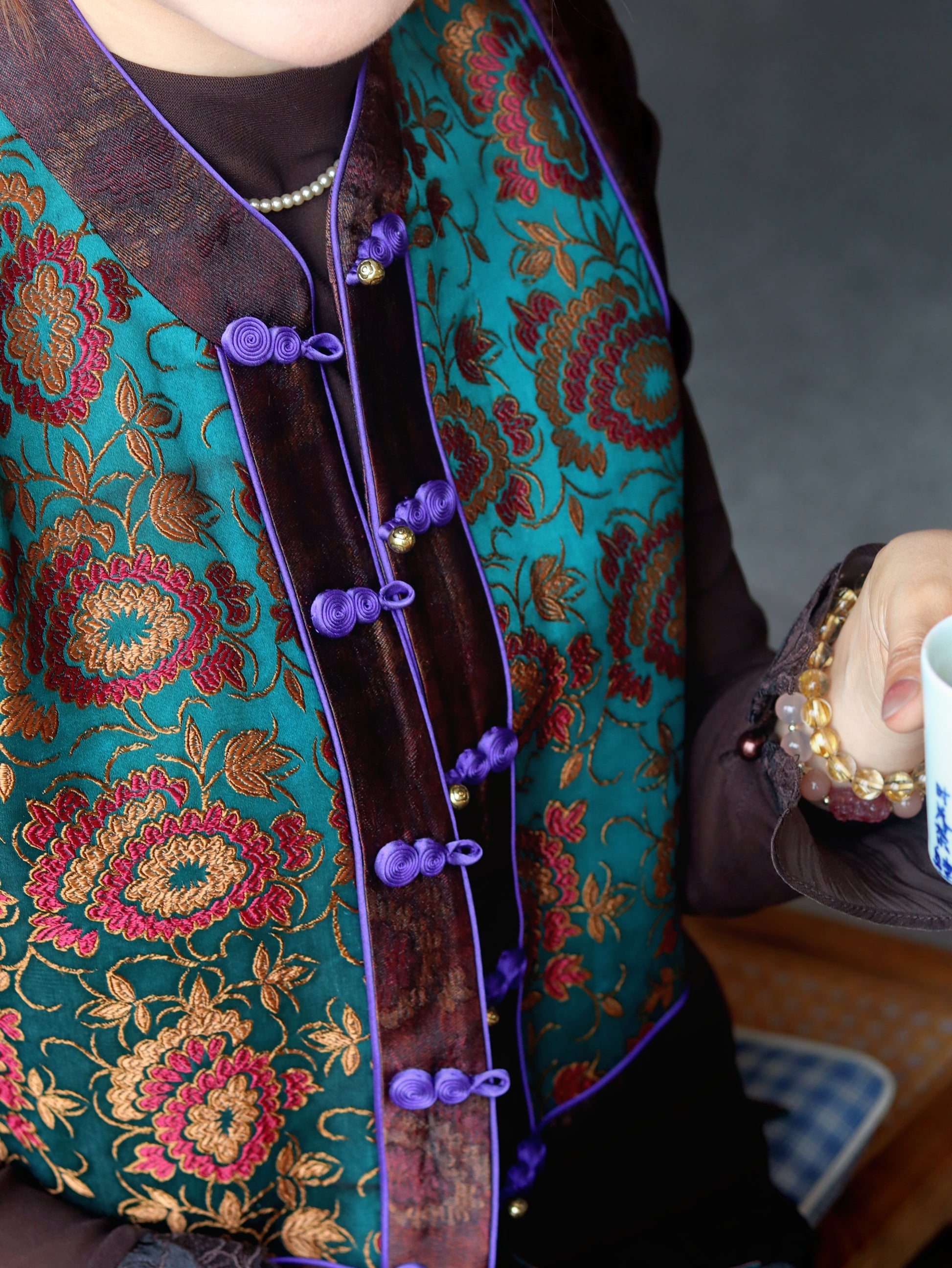 Intangible Heritage Shu Brocade Purple Frog-Button Vest – Modern Chinese Luxury by LUXE ORIENTA - Luxe Orienta CO., LIMITED